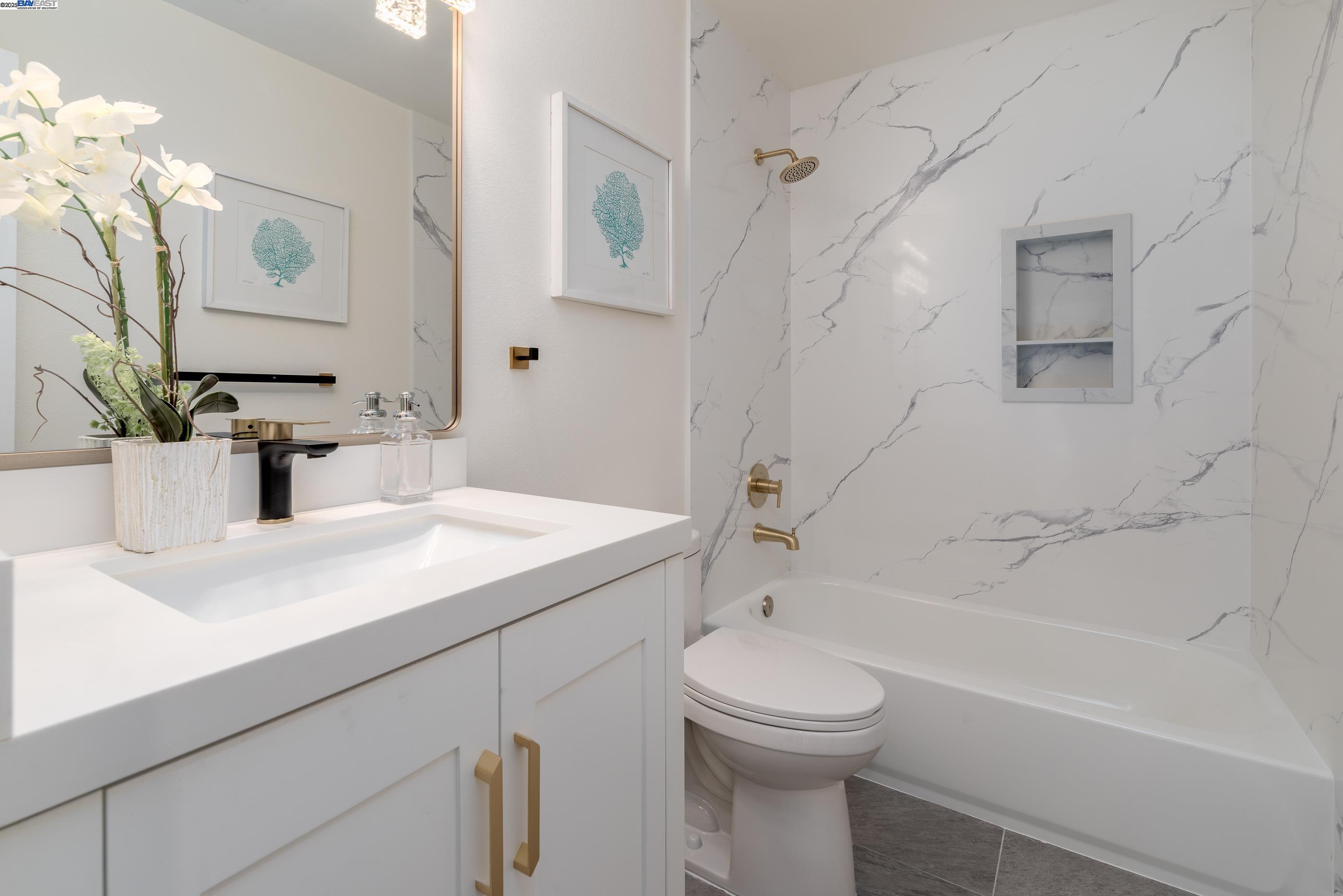 Detail Gallery Image 34 of 49 For 5657 Shadow Ridge Dr, Castro Valley,  CA 94552 - 4 Beds | 2/1 Baths