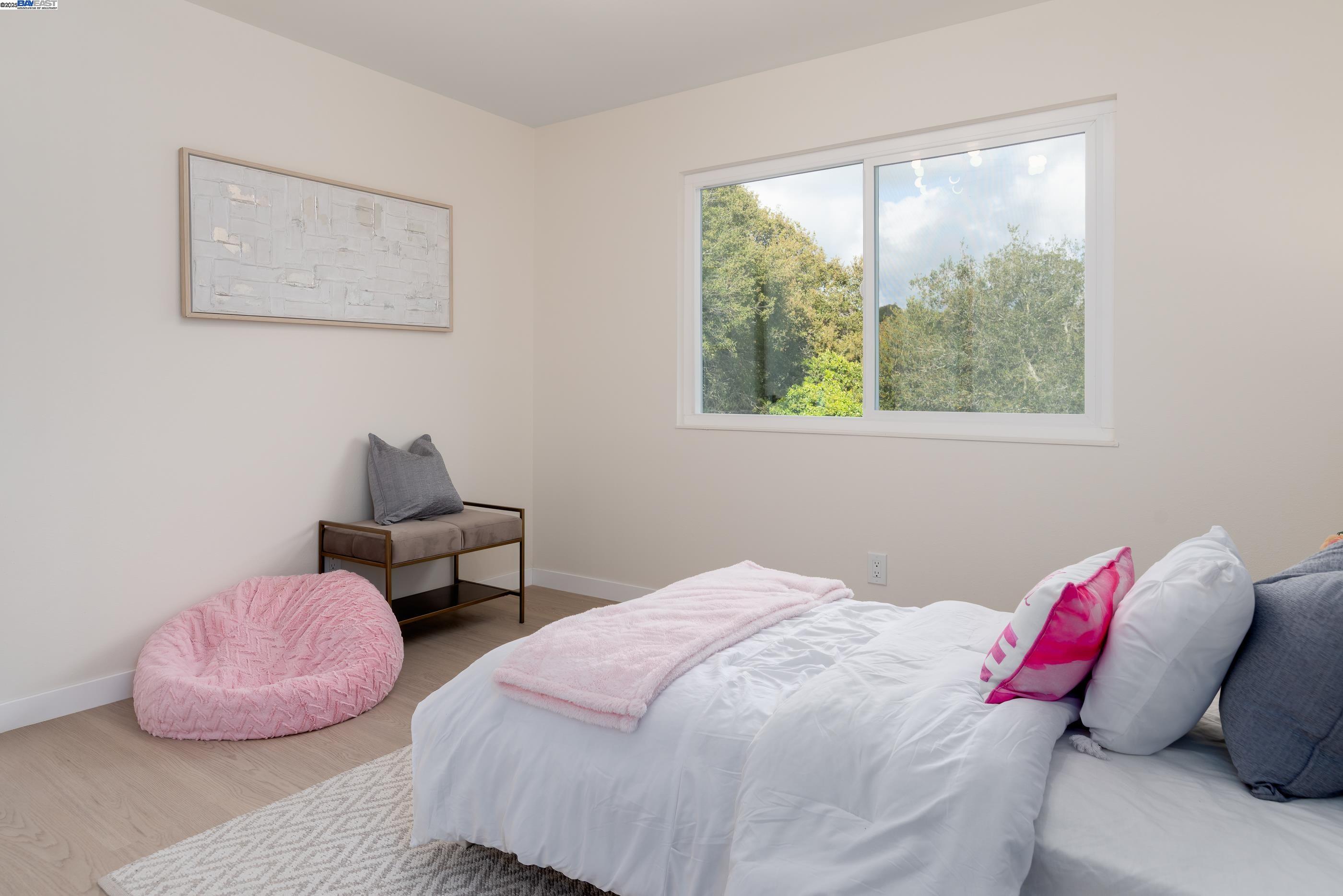 Detail Gallery Image 38 of 49 For 5657 Shadow Ridge Dr, Castro Valley,  CA 94552 - 4 Beds | 2/1 Baths
