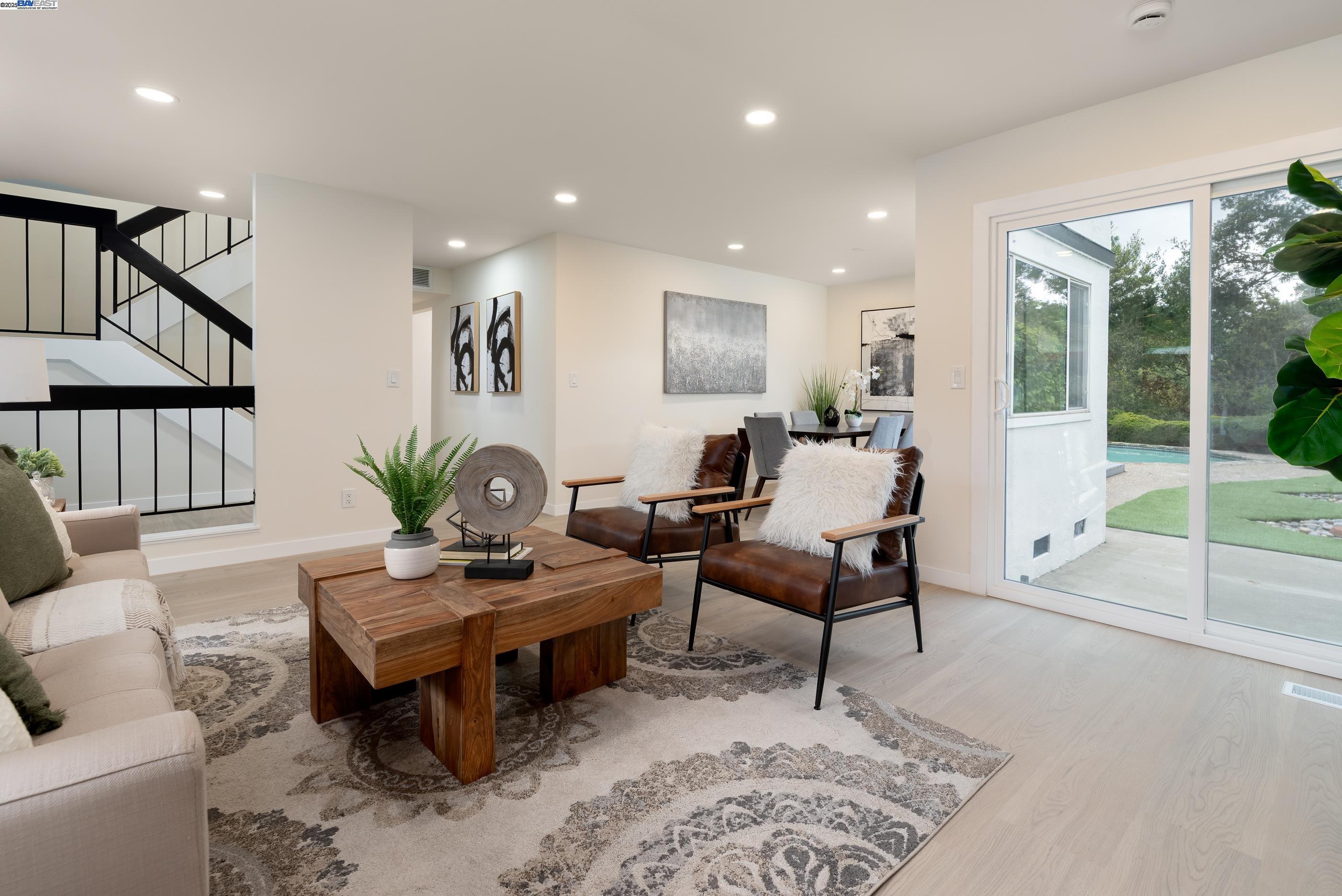 Detail Gallery Image 7 of 49 For 5657 Shadow Ridge Dr, Castro Valley,  CA 94552 - 4 Beds | 2/1 Baths