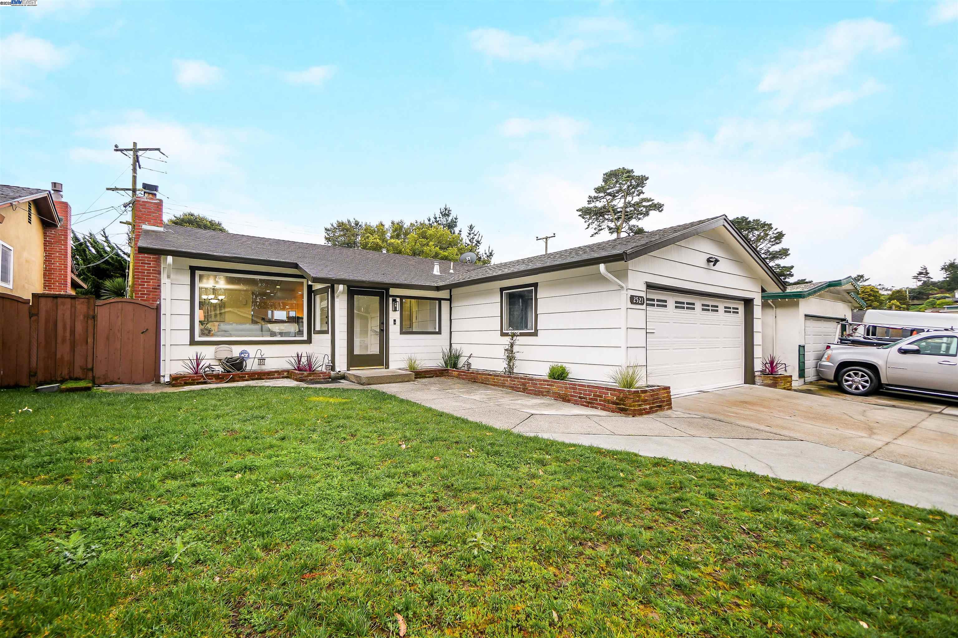 Detail Gallery Image 2 of 34 For 2521 Evergreen Dr, San Bruno,  CA 94066 - 4 Beds | 2 Baths