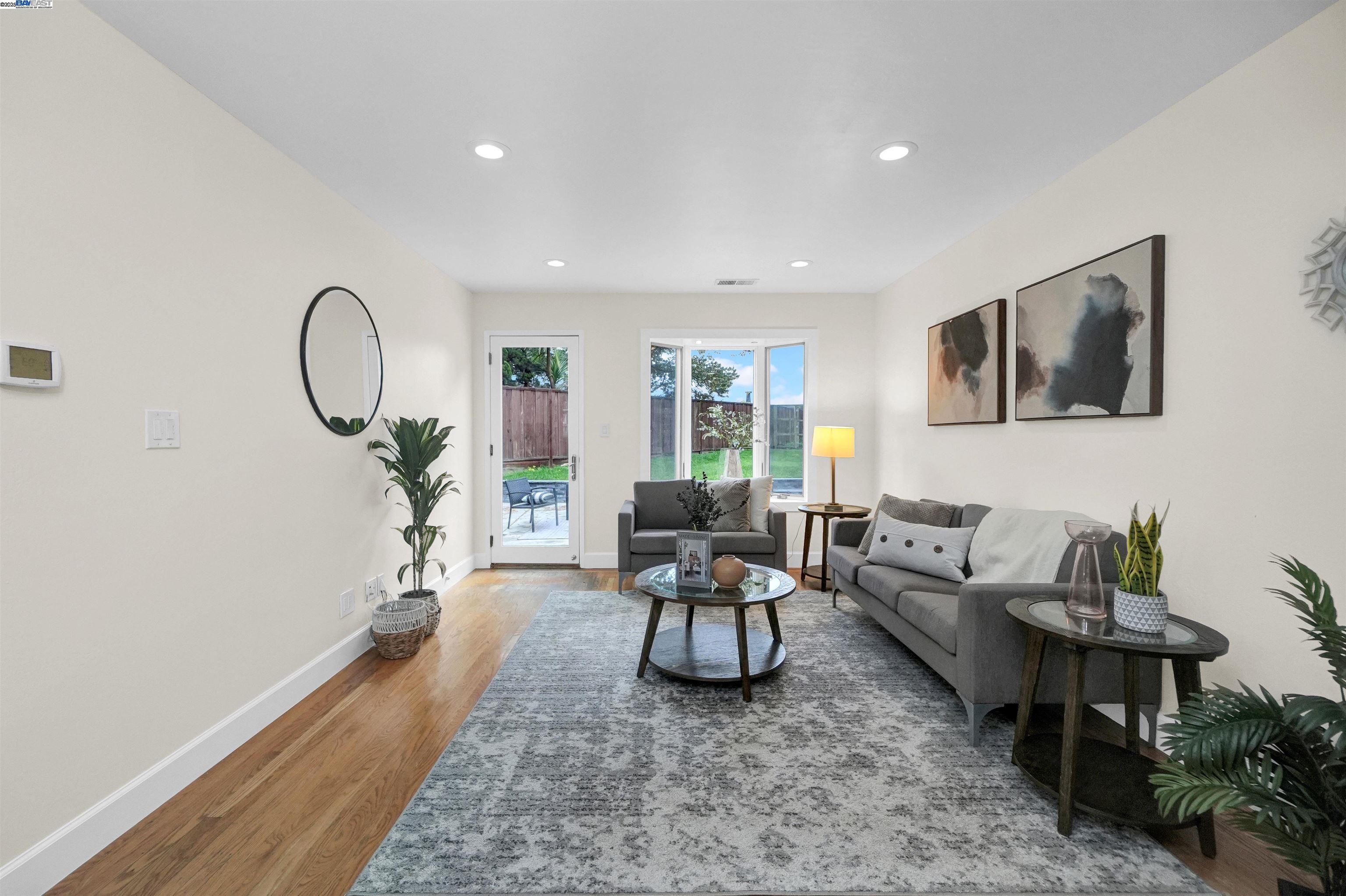 Detail Gallery Image 16 of 34 For 2521 Evergreen Dr, San Bruno,  CA 94066 - 4 Beds | 2 Baths