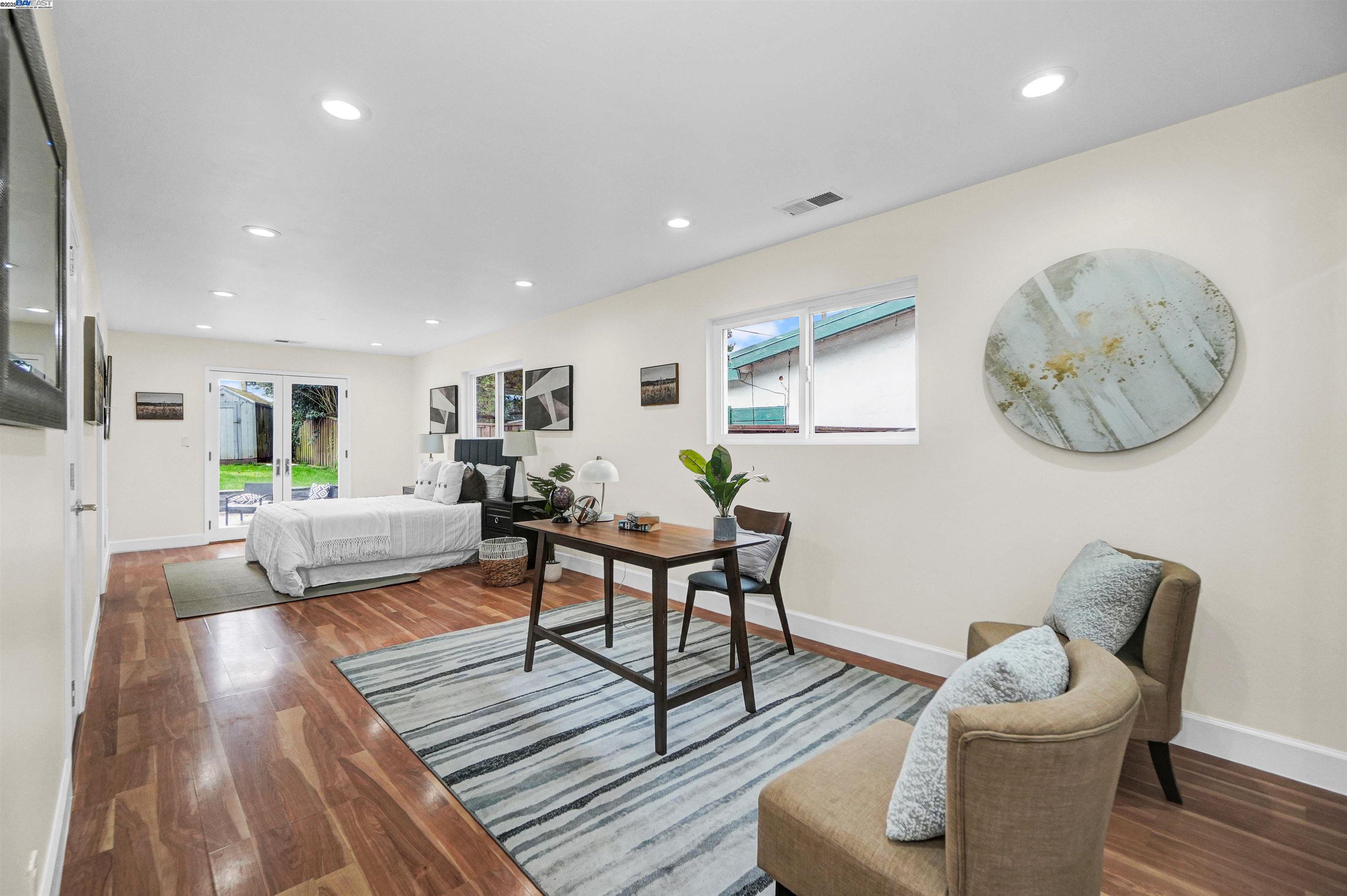 Detail Gallery Image 21 of 34 For 2521 Evergreen Dr, San Bruno,  CA 94066 - 4 Beds | 2 Baths