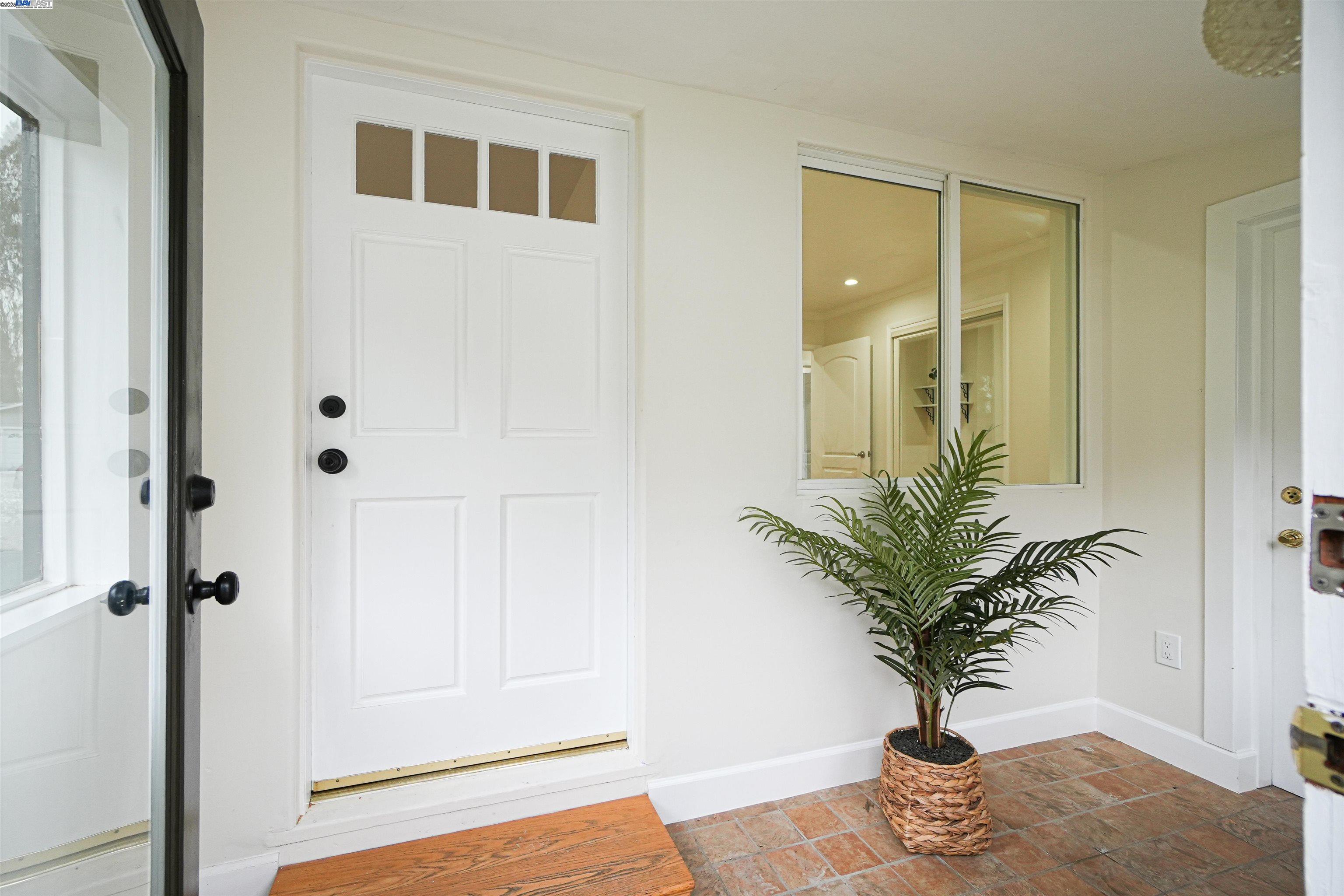 Detail Gallery Image 4 of 34 For 2521 Evergreen Dr, San Bruno,  CA 94066 - 4 Beds | 2 Baths