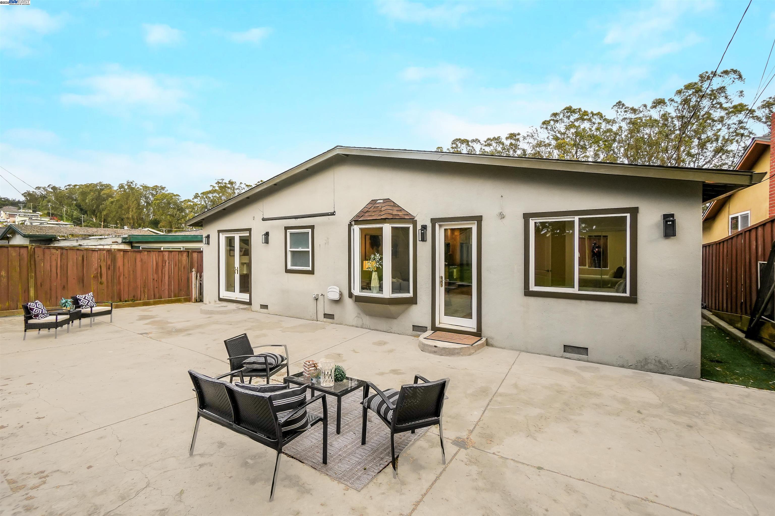 Detail Gallery Image 31 of 34 For 2521 Evergreen Dr, San Bruno,  CA 94066 - 4 Beds | 2 Baths