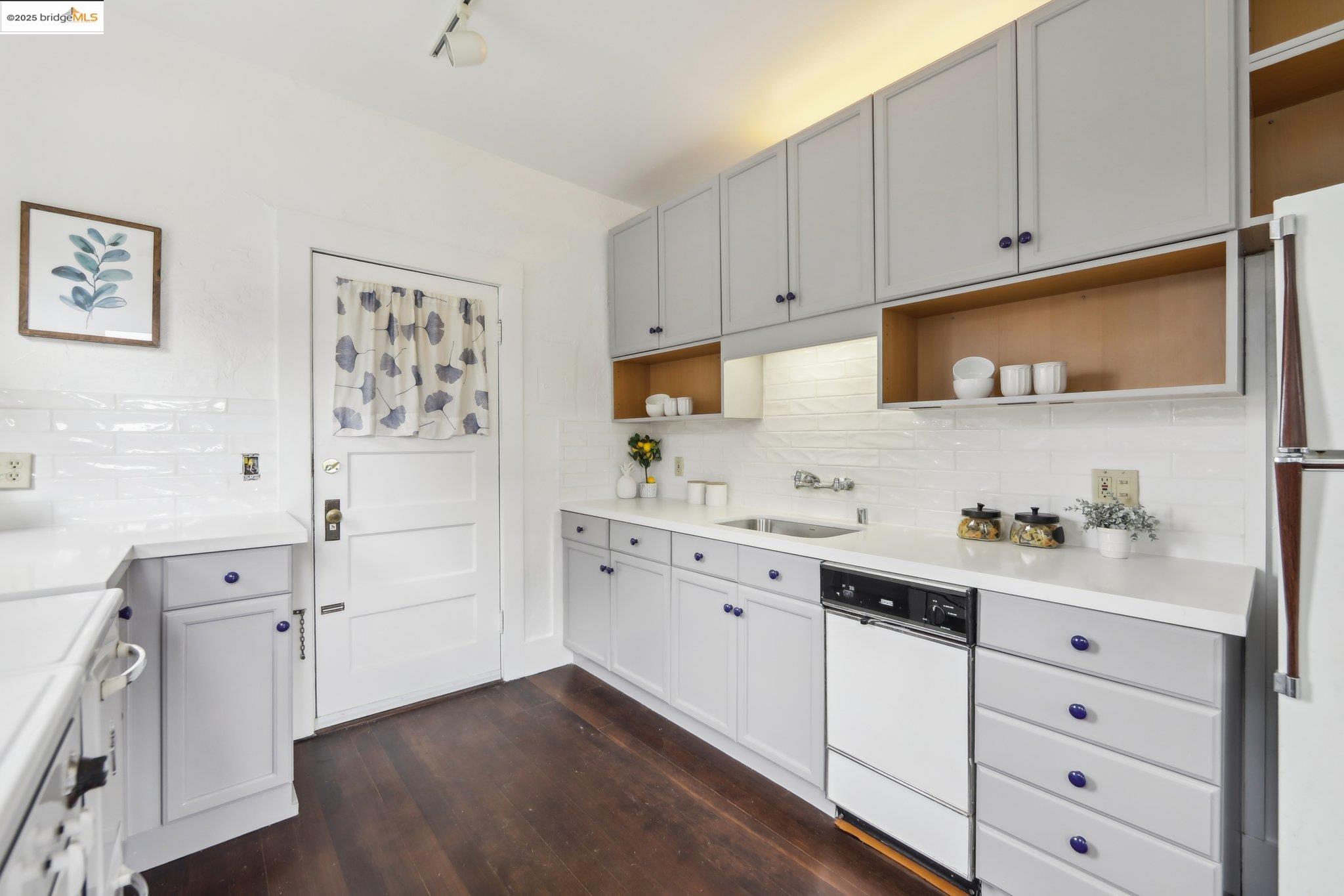 Detail Gallery Image 15 of 40 For 2600 Ashby Ave #3,  Berkeley,  CA 94705 - 1 Beds | 1 Baths