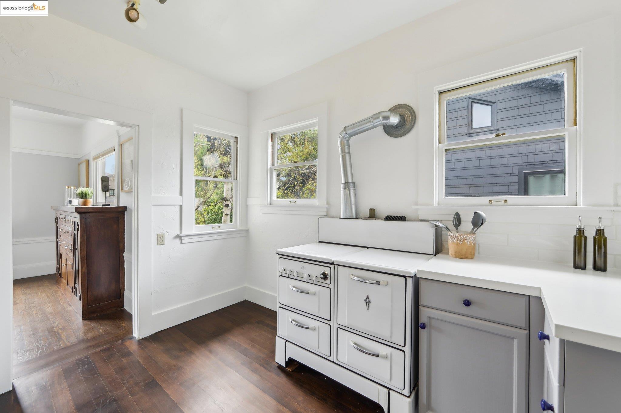Detail Gallery Image 16 of 40 For 2600 Ashby Ave #3,  Berkeley,  CA 94705 - 1 Beds | 1 Baths