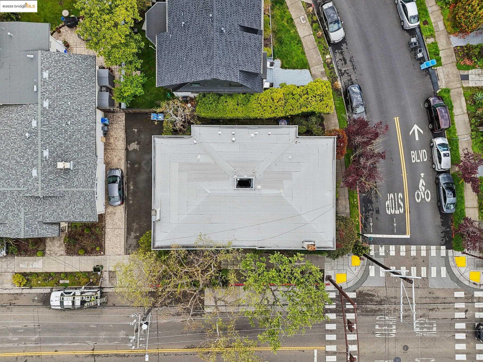 Detail Gallery Image 34 of 40 For 2600 Ashby Ave #3,  Berkeley,  CA 94705 - 1 Beds | 1 Baths