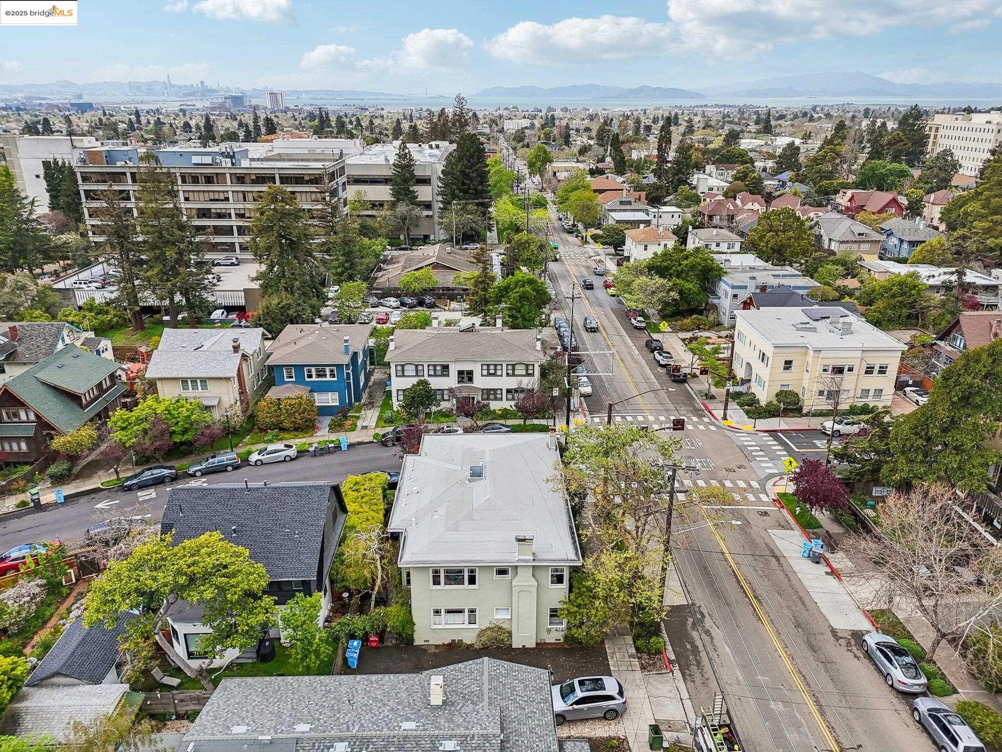 Detail Gallery Image 38 of 40 For 2600 Ashby Ave #3,  Berkeley,  CA 94705 - 1 Beds | 1 Baths