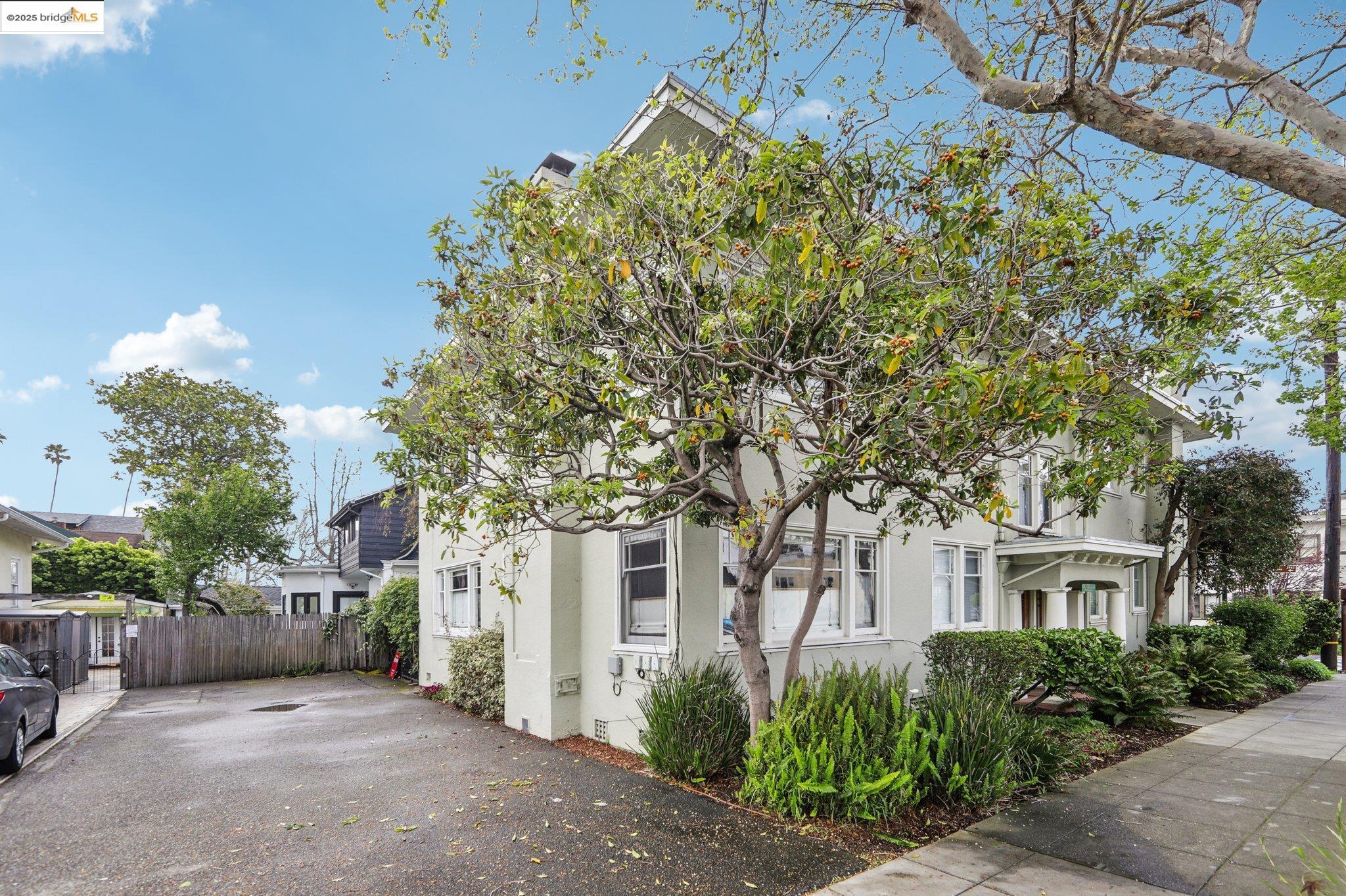 Detail Gallery Image 5 of 40 For 2600 Ashby Ave #3,  Berkeley,  CA 94705 - 1 Beds | 1 Baths