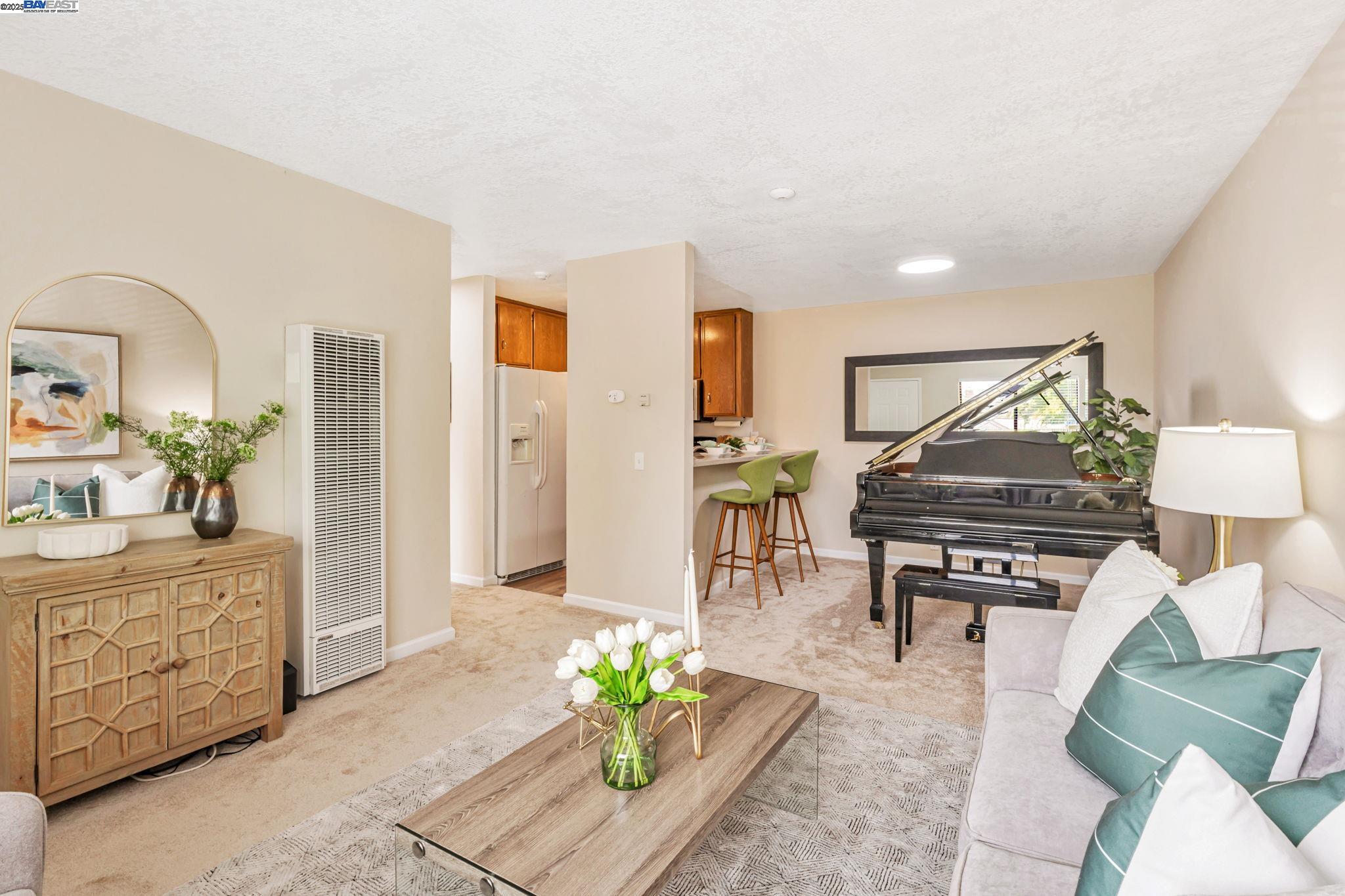 Detail Gallery Image 4 of 22 For 215 Galano Plz, Union City,  CA 94587 - 2 Beds | 1 Baths