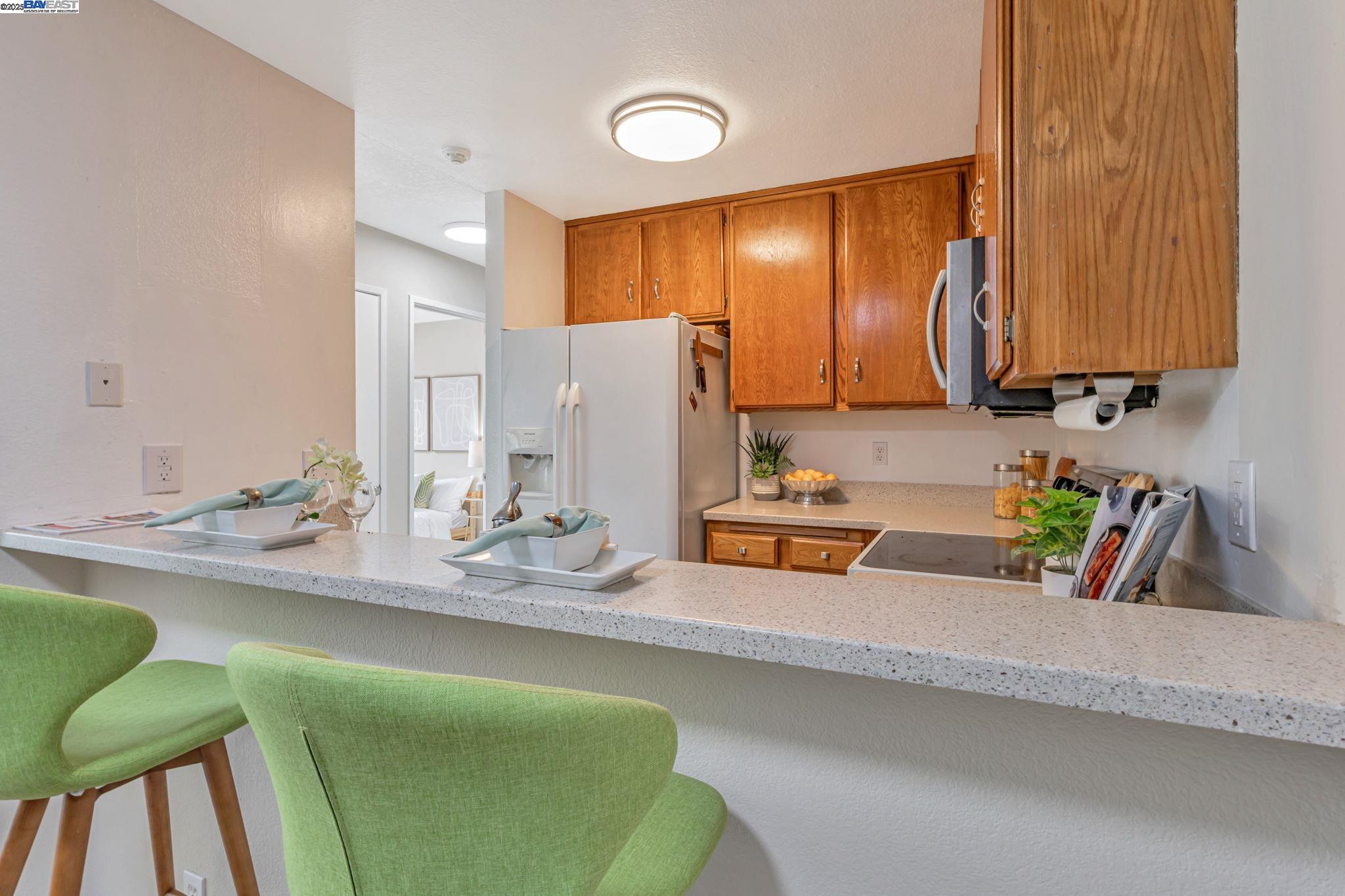 Detail Gallery Image 7 of 22 For 215 Galano Plz, Union City,  CA 94587 - 2 Beds | 1 Baths