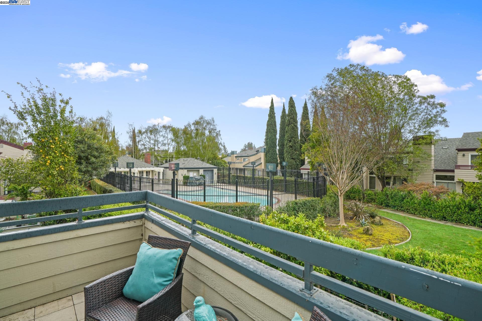 Detail Gallery Image 16 of 60 For 1592 Fairway Green Cir, San Jose,  CA 95131 - 3 Beds | 2/1 Baths