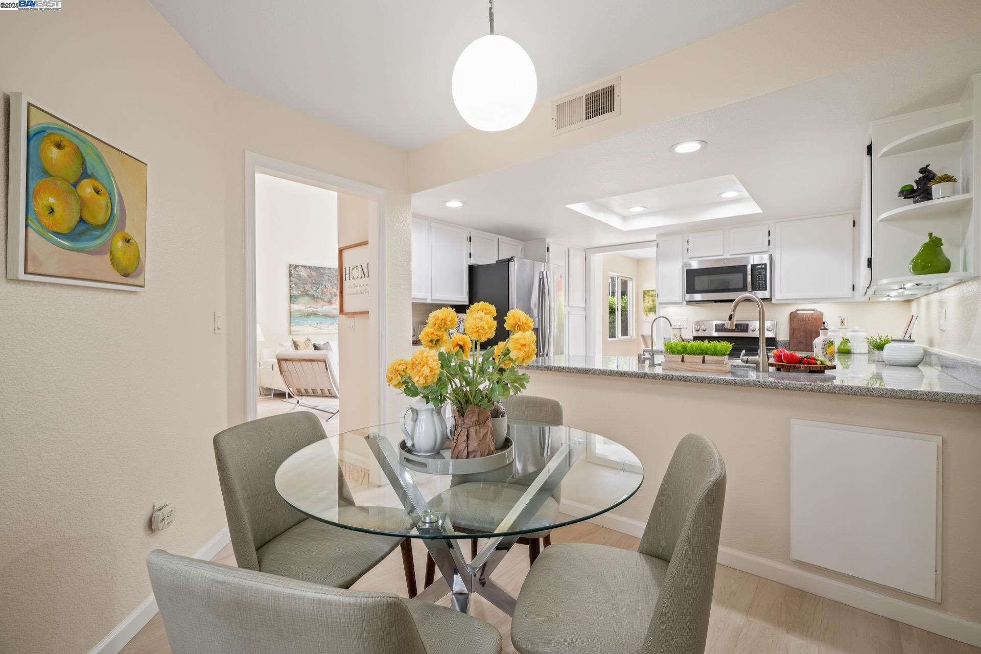Detail Gallery Image 30 of 60 For 1592 Fairway Green Cir, San Jose,  CA 95131 - 3 Beds | 2/1 Baths