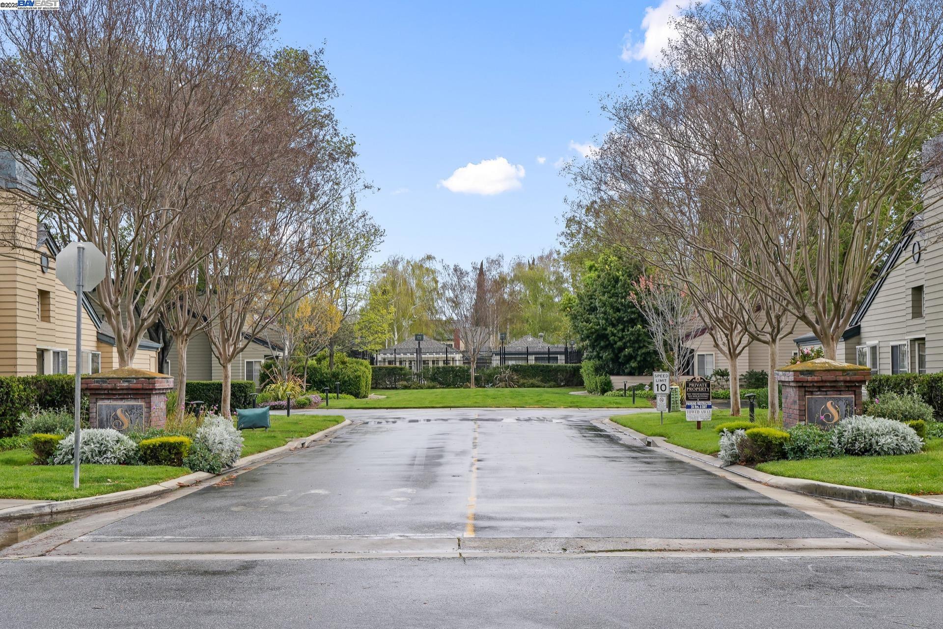 Detail Gallery Image 52 of 60 For 1592 Fairway Green Cir, San Jose,  CA 95131 - 3 Beds | 2/1 Baths