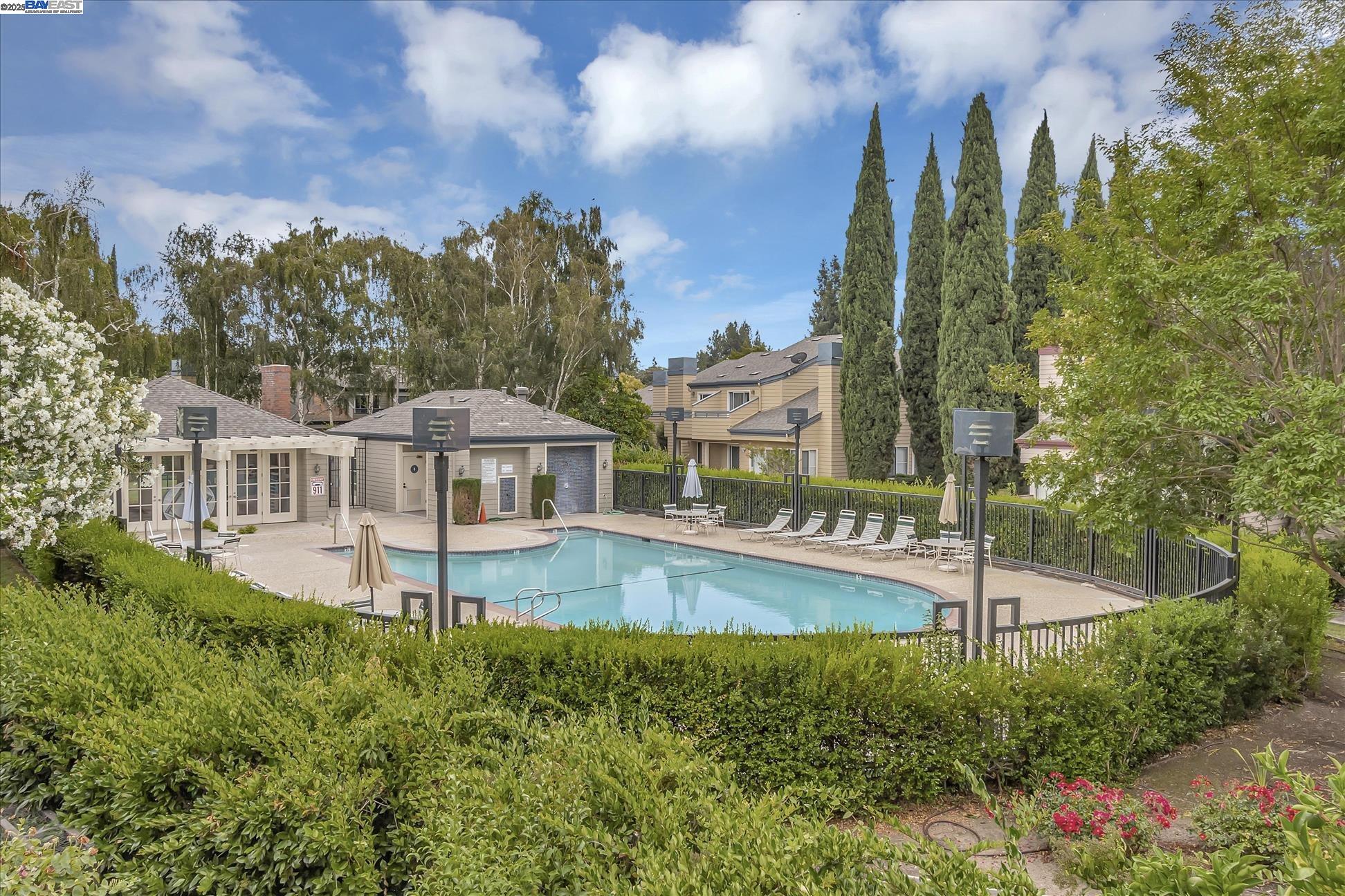 Detail Gallery Image 55 of 60 For 1592 Fairway Green Cir, San Jose,  CA 95131 - 3 Beds | 2/1 Baths
