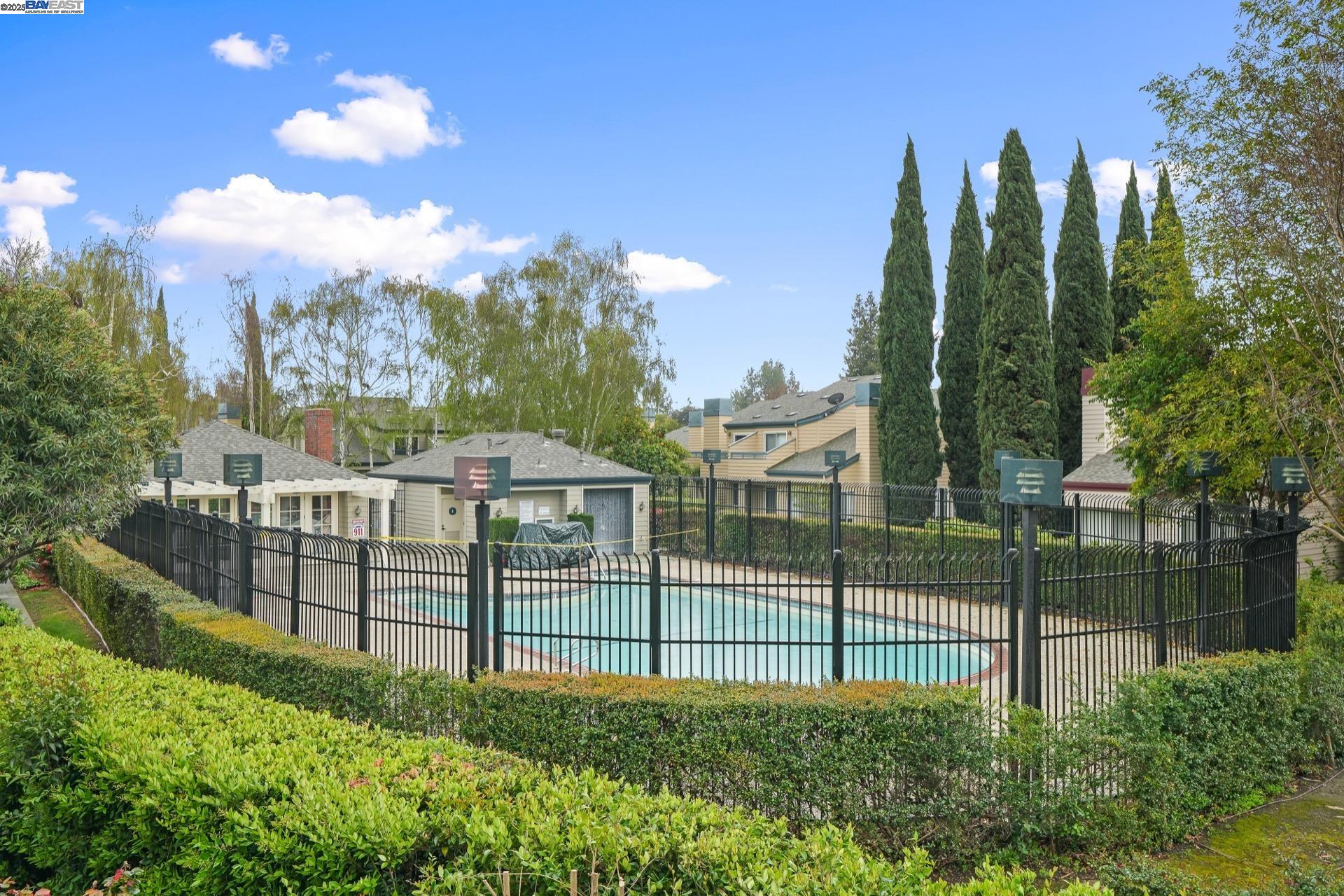 Detail Gallery Image 56 of 60 For 1592 Fairway Green Cir, San Jose,  CA 95131 - 3 Beds | 2/1 Baths