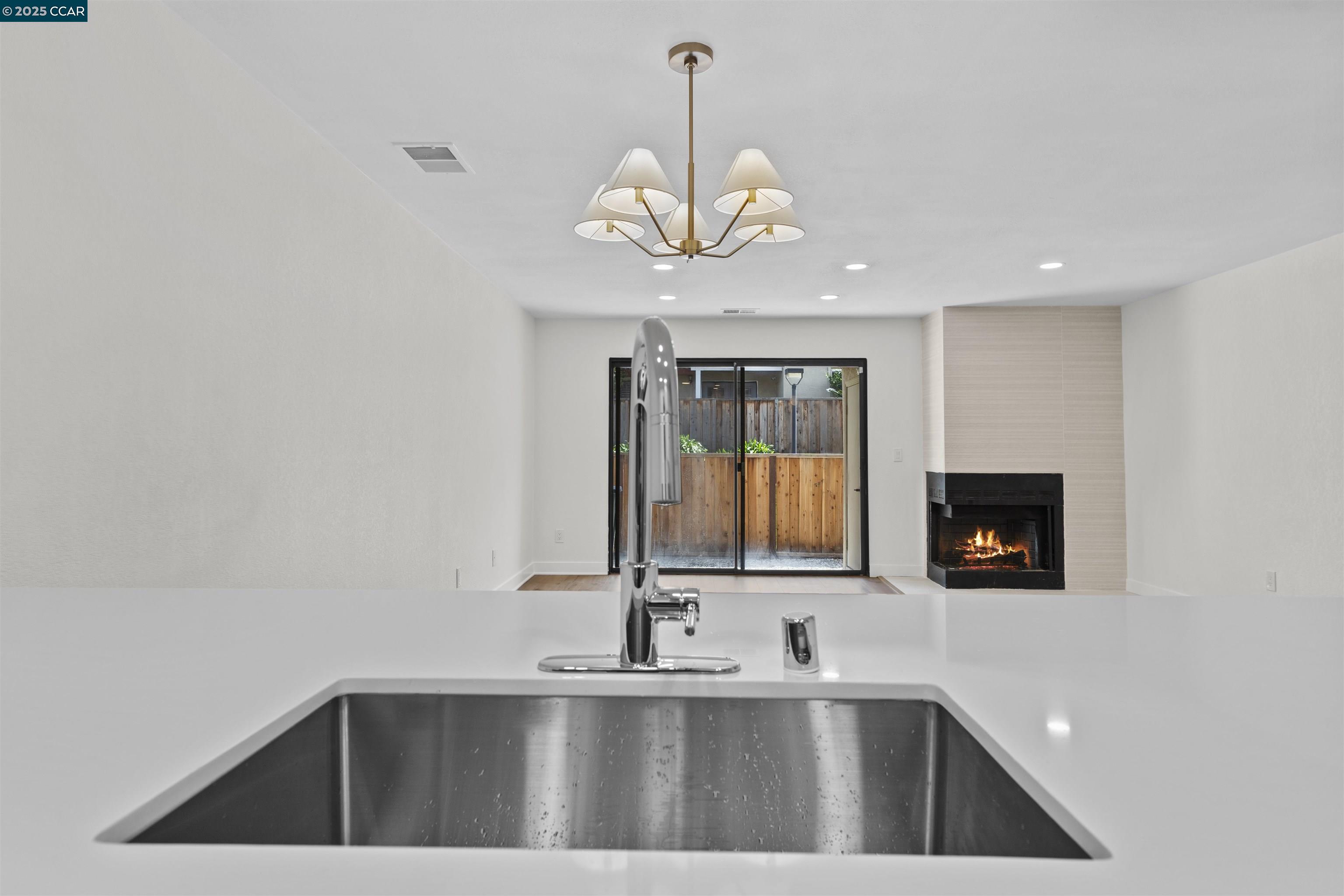 Photo #5: 41091895 Listing 