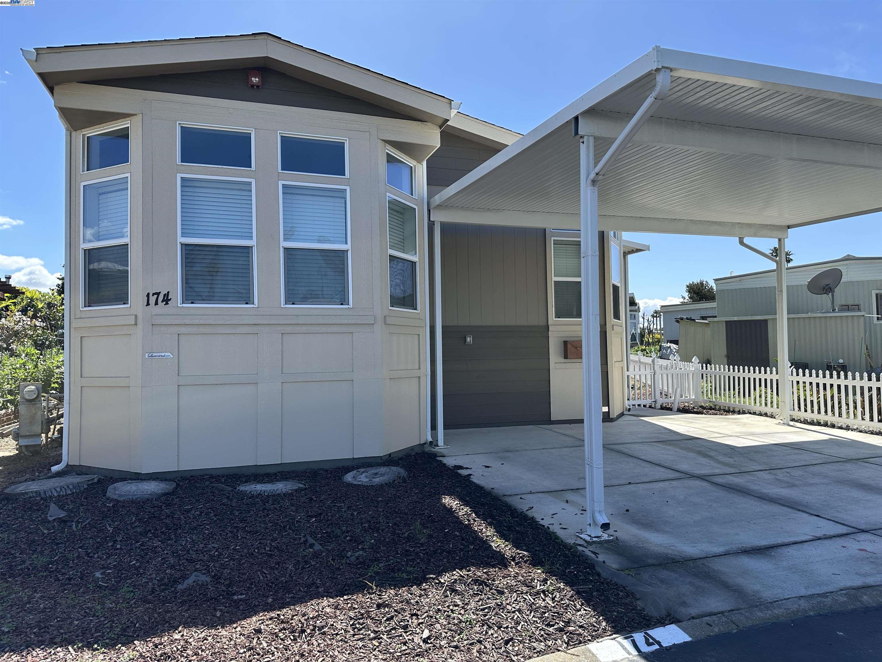 Detail Gallery Image 1 of 1 For 174 Kona Cir, Union City,  CA 94587 - 3 Beds | 2 Baths