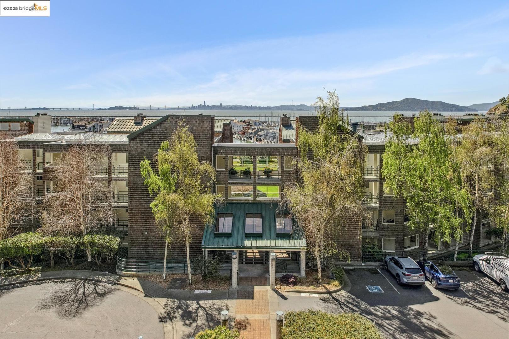 More Details about MLS # 41091916 : 1300 QUARRY CT # 303