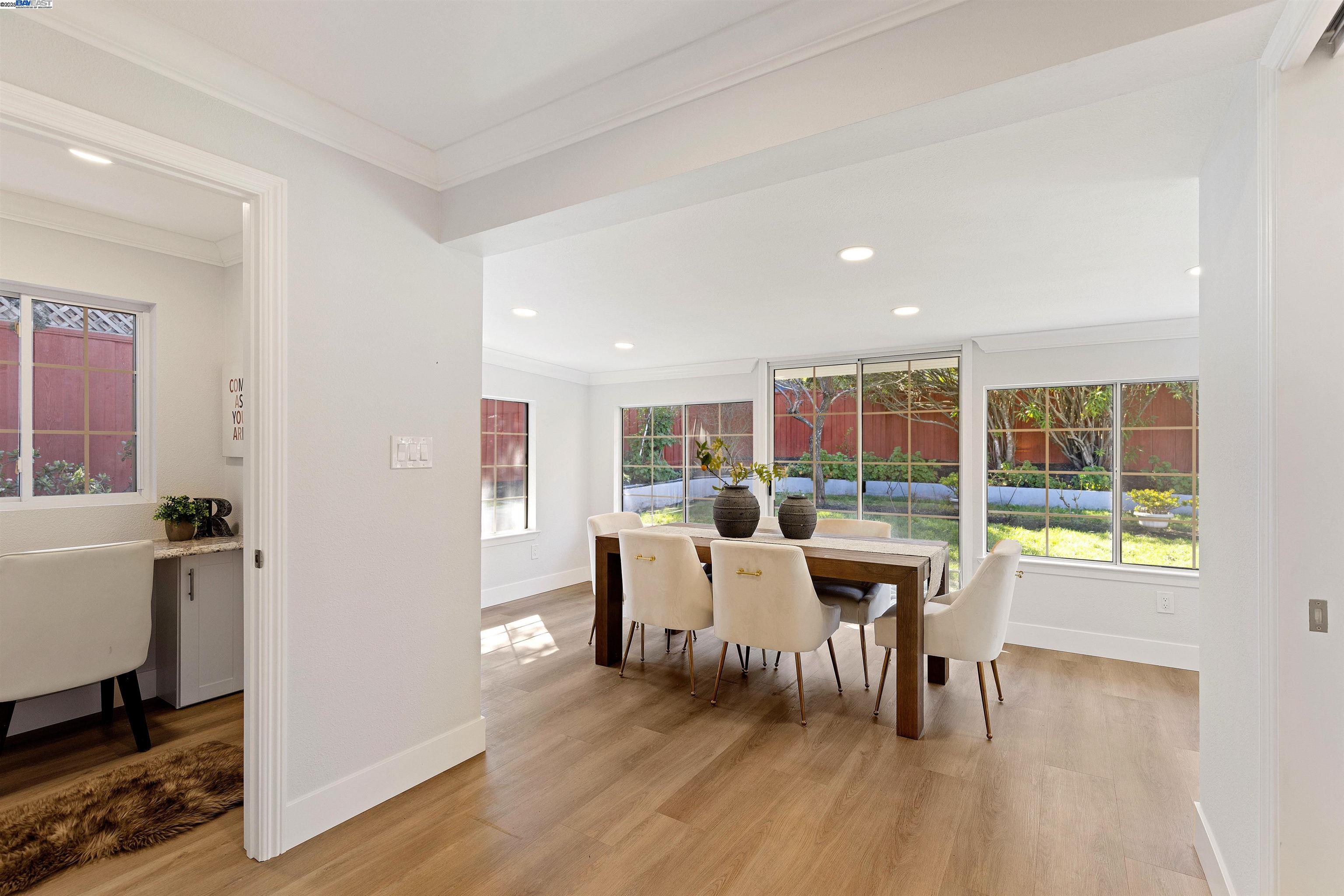 Detail Gallery Image 14 of 38 For 1692 Maryland St, Redwood City,  CA 94061 - 3 Beds | 3/1 Baths