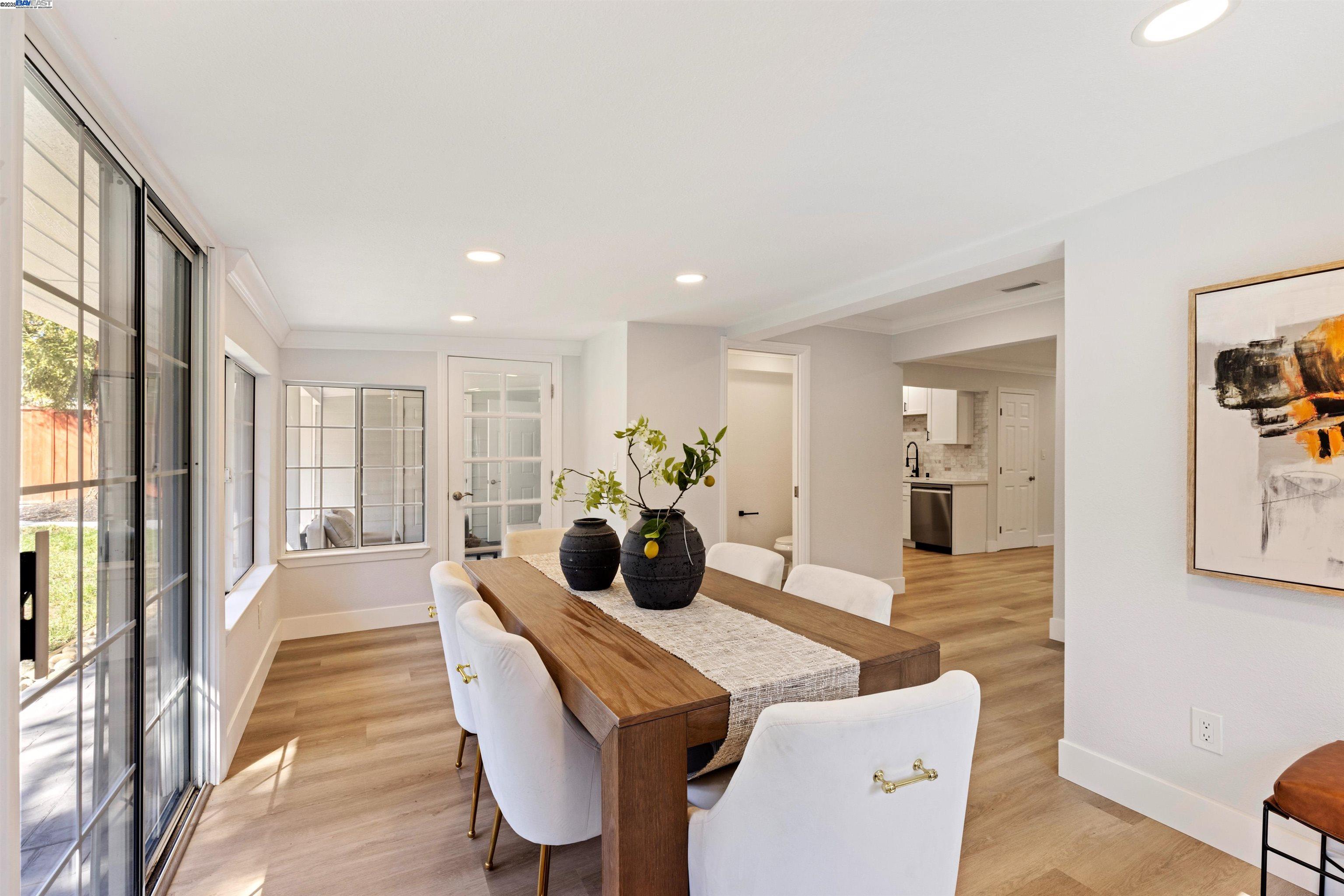 Detail Gallery Image 16 of 38 For 1692 Maryland St, Redwood City,  CA 94061 - 3 Beds | 3/1 Baths