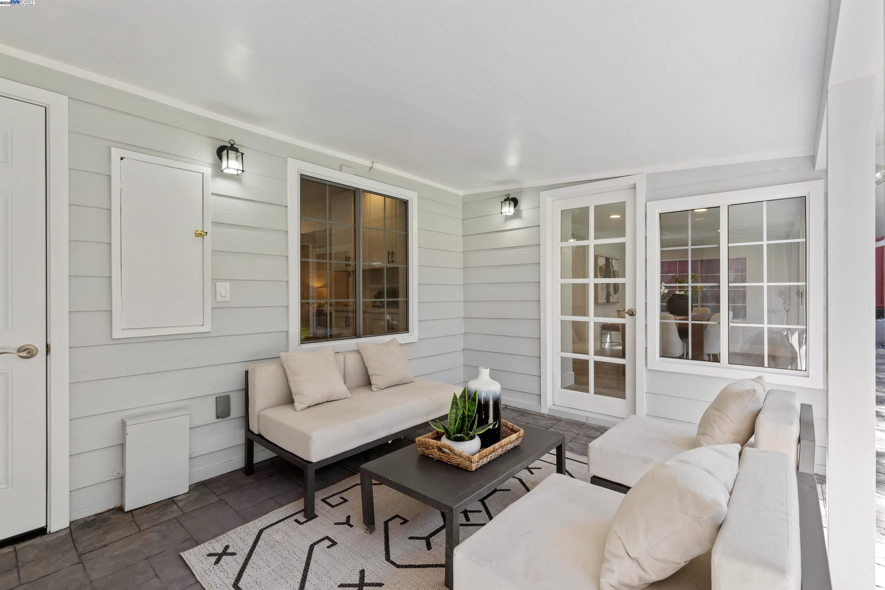 Detail Gallery Image 25 of 38 For 1692 Maryland St, Redwood City,  CA 94061 - 3 Beds | 3/1 Baths