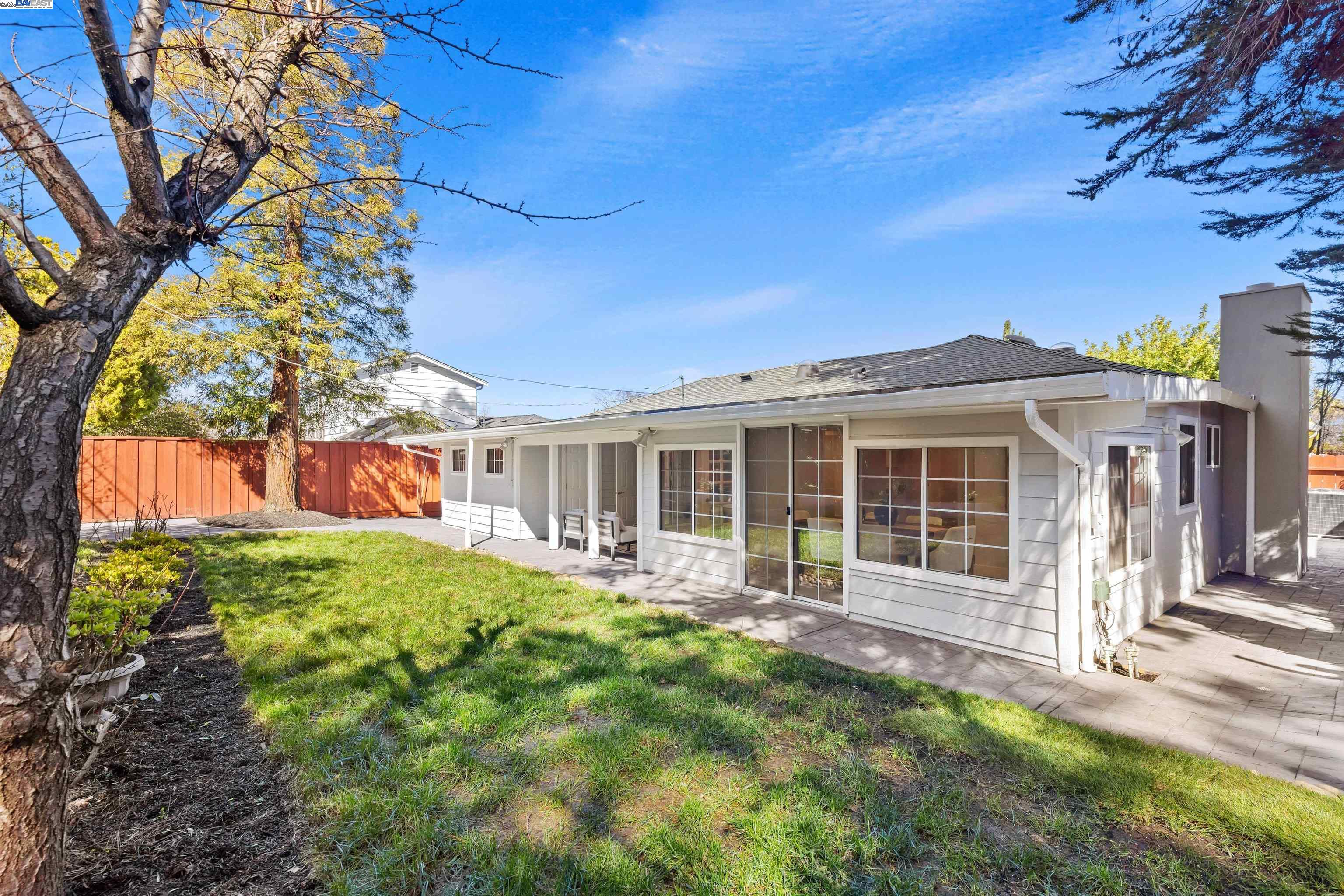 Detail Gallery Image 31 of 38 For 1692 Maryland St, Redwood City,  CA 94061 - 3 Beds | 3/1 Baths