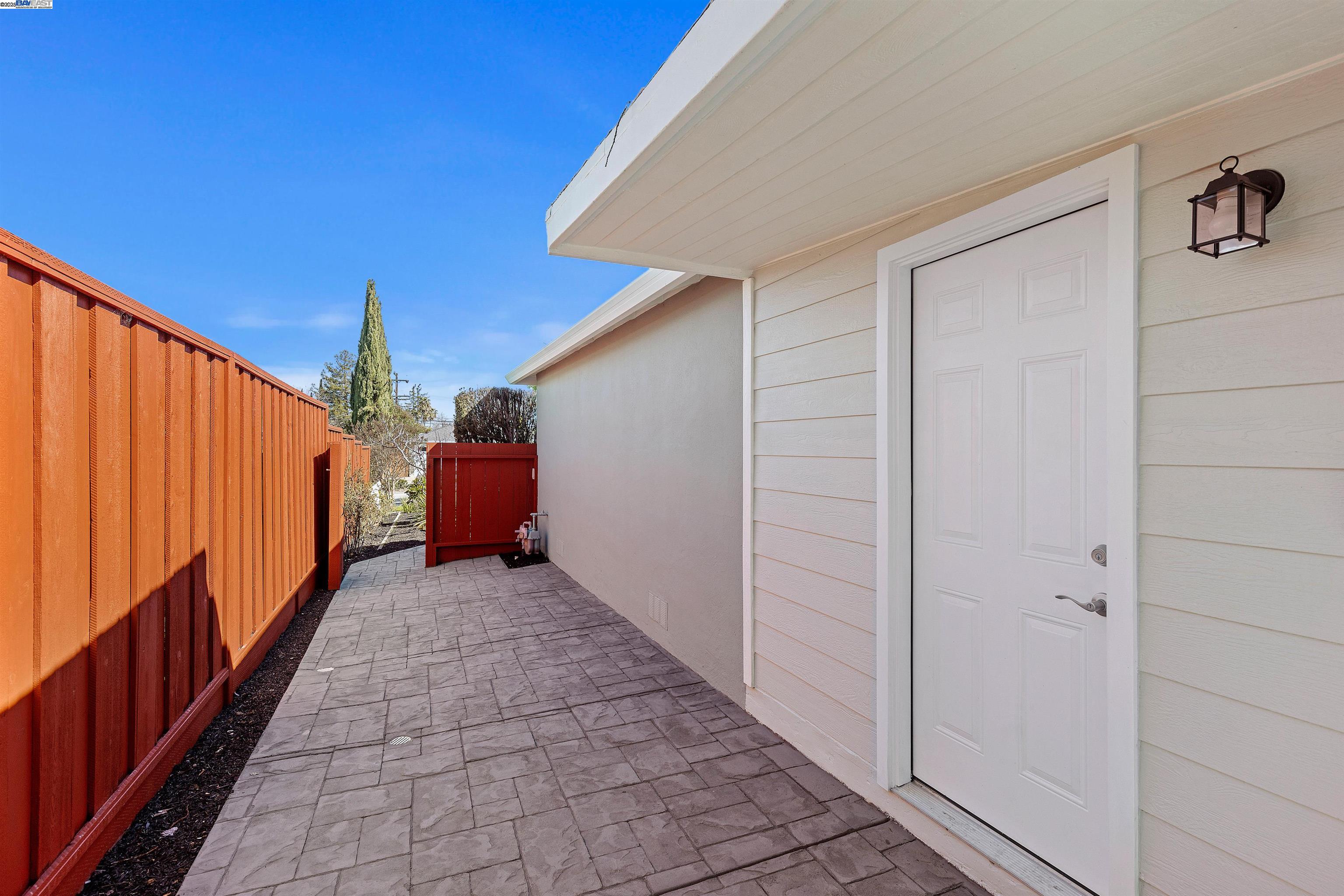 Detail Gallery Image 34 of 38 For 1692 Maryland St, Redwood City,  CA 94061 - 3 Beds | 3/1 Baths