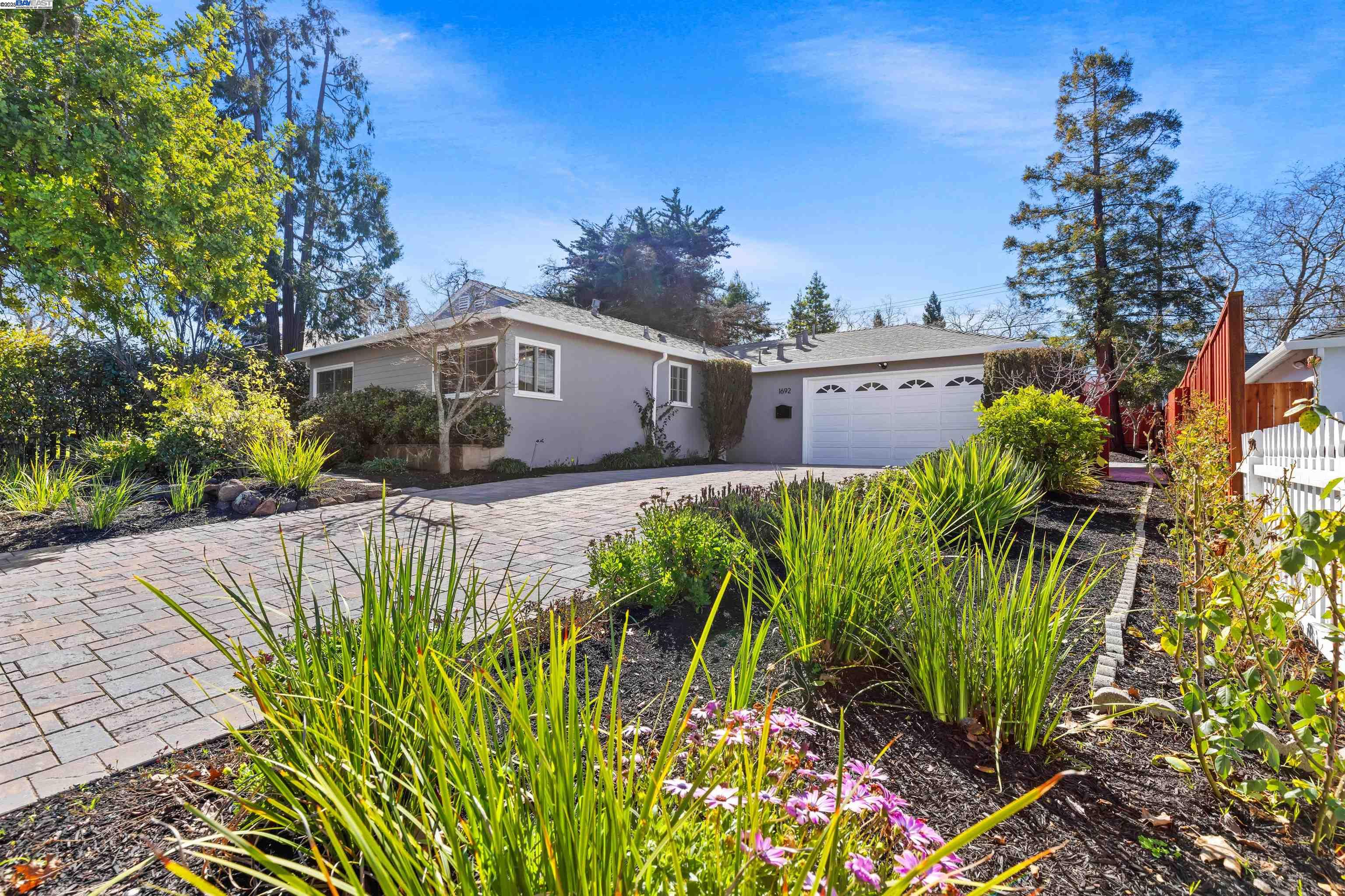 Detail Gallery Image 37 of 38 For 1692 Maryland St, Redwood City,  CA 94061 - 3 Beds | 3/1 Baths