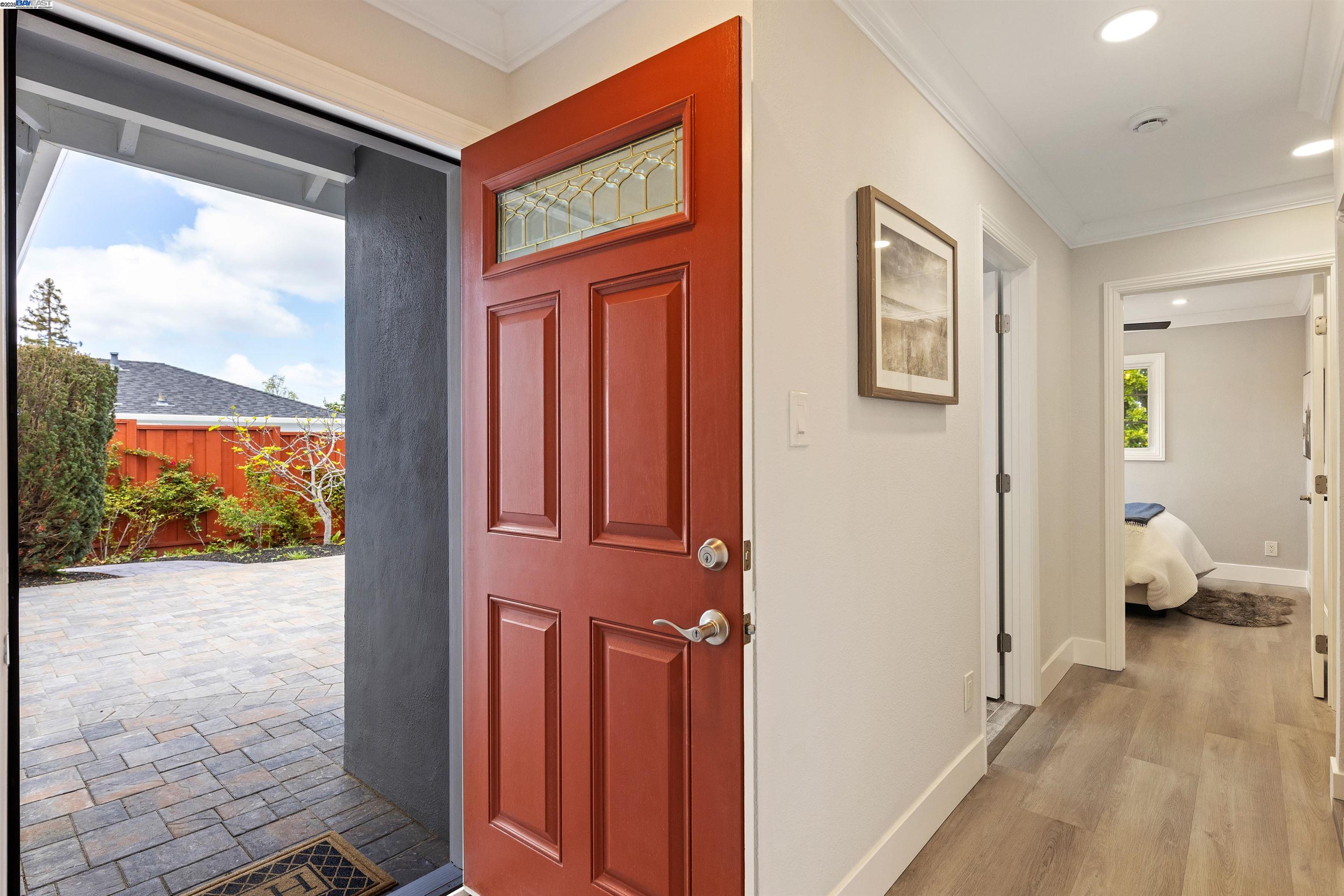 Detail Gallery Image 5 of 38 For 1692 Maryland St, Redwood City,  CA 94061 - 3 Beds | 3/1 Baths