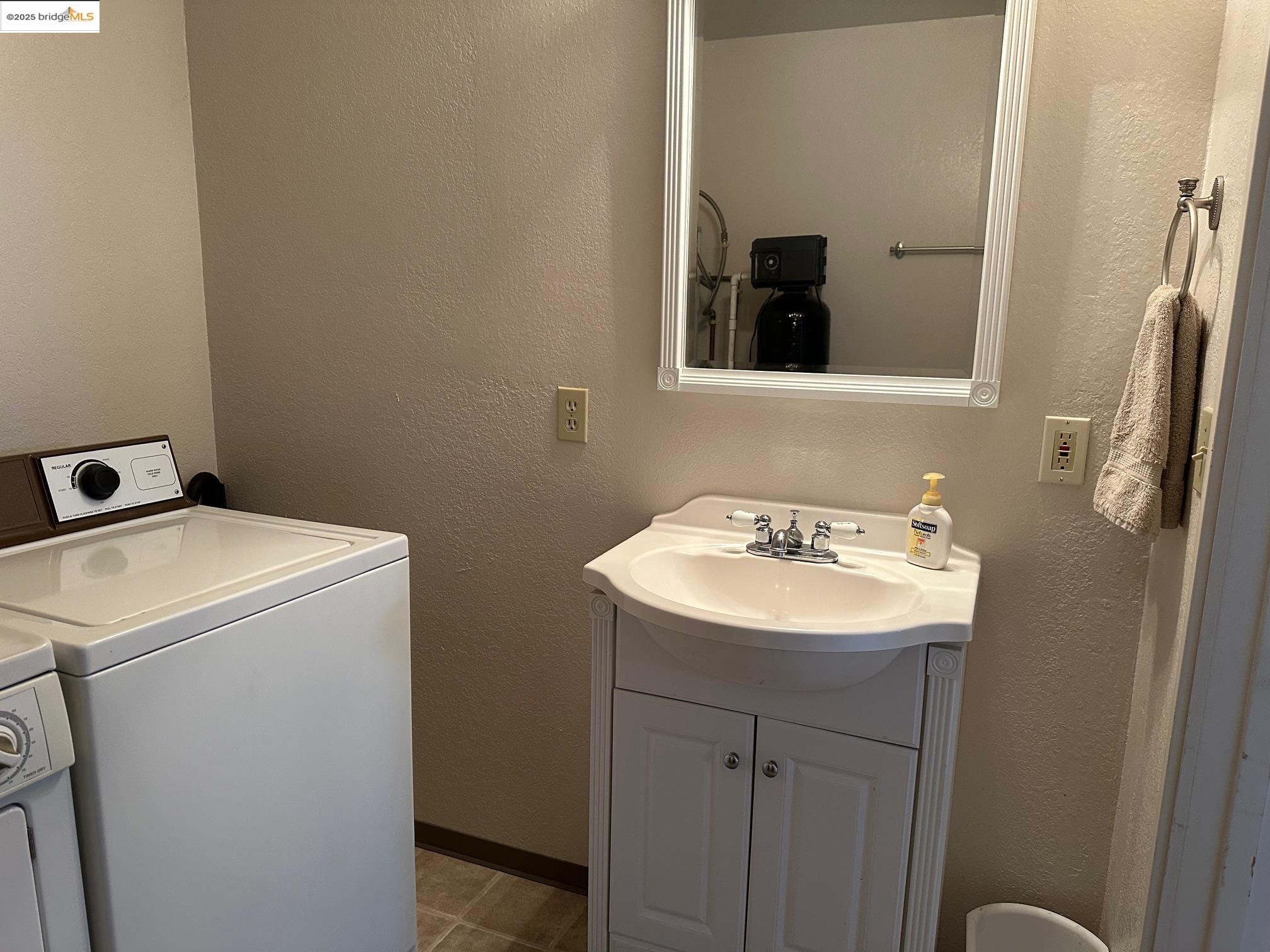 Detail Gallery Image 22 of 37 For 10967 Smith Station Rd., Groveland,  CA 95321 - 2 Beds | 2 Baths