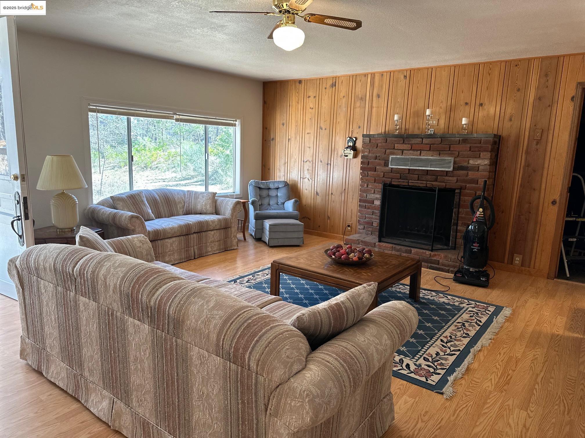Detail Gallery Image 9 of 37 For 10967 Smith Station Rd., Groveland,  CA 95321 - 2 Beds | 2 Baths