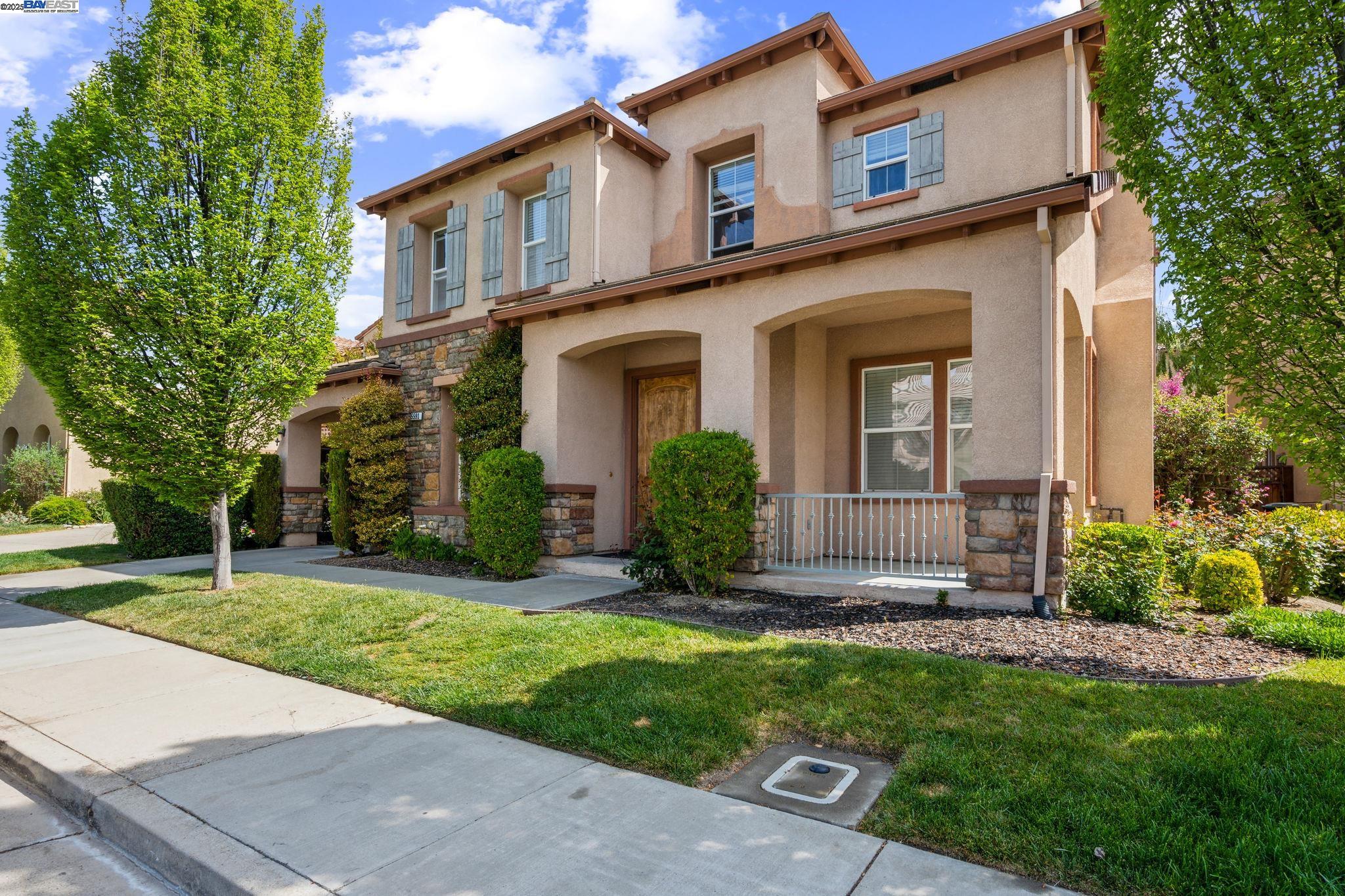 Detail Gallery Image 1 of 1 For 5591 Newfields Ln, Dublin,  CA 94568-8779 - 5 Beds | 4 Baths