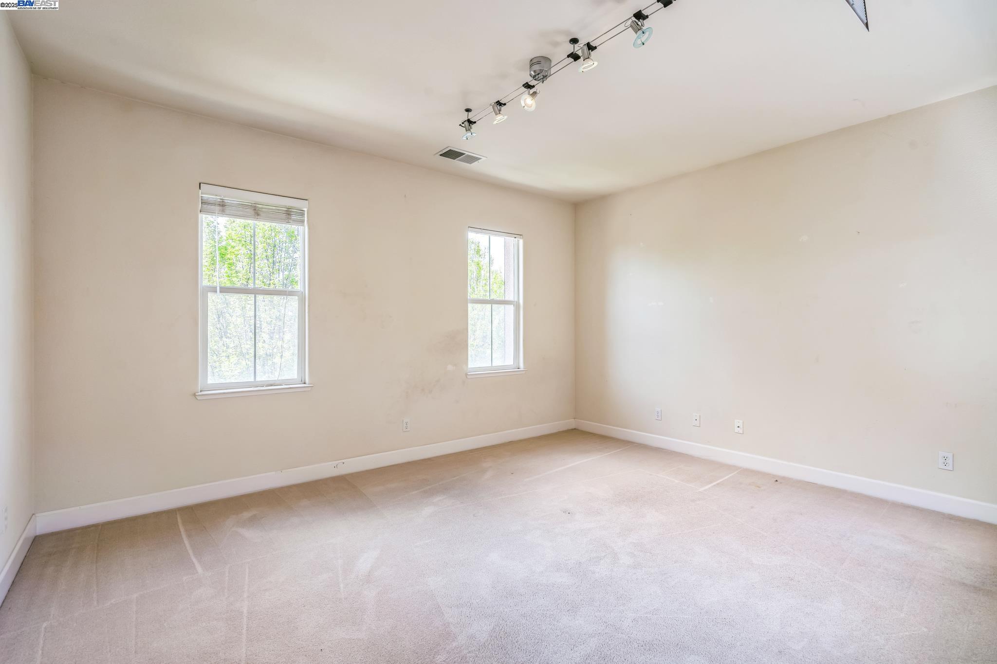 Detail Gallery Image 14 of 24 For 5591 Newfields Ln, Dublin,  CA 94568-8779 - 5 Beds | 4 Baths