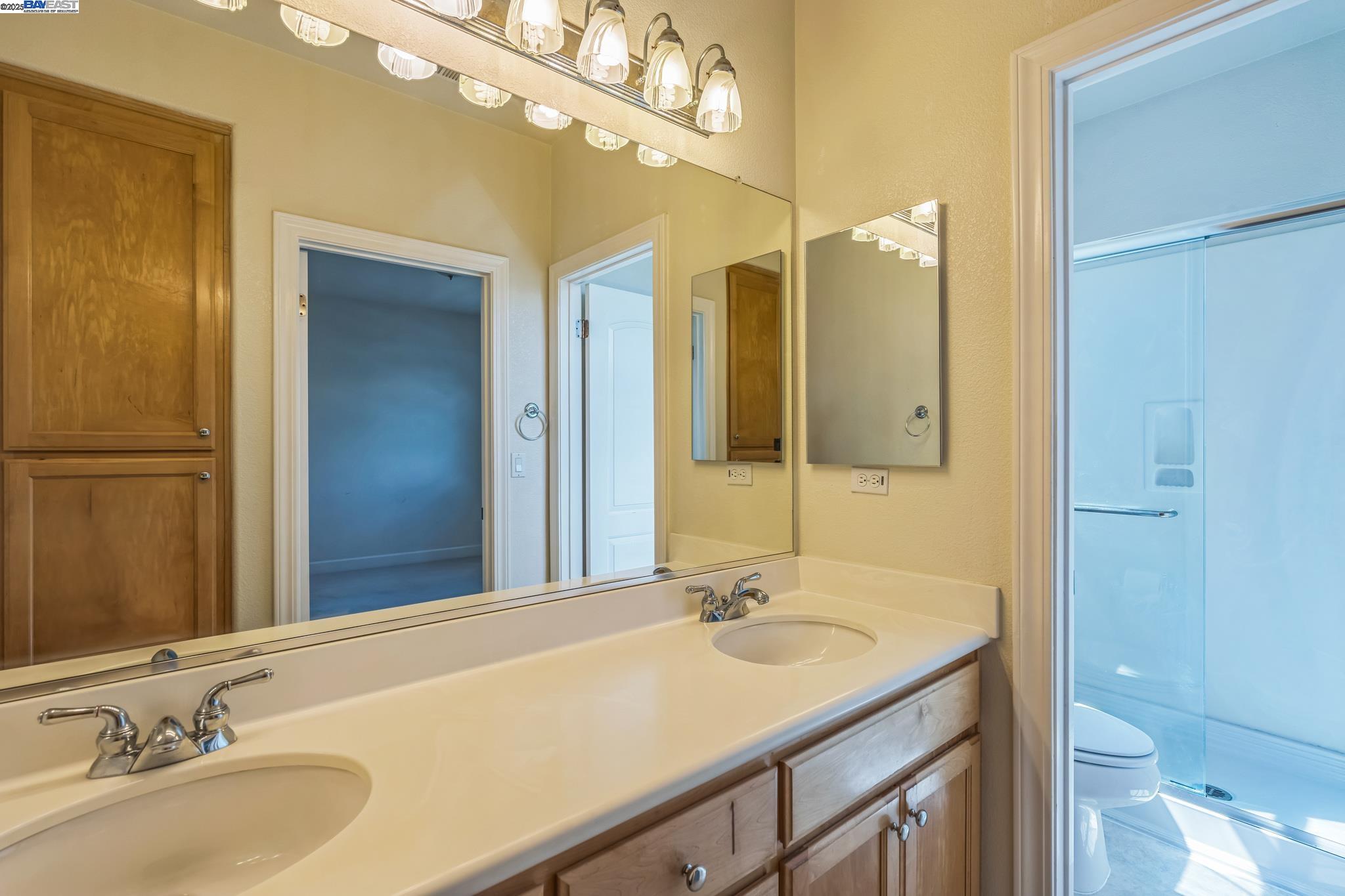Detail Gallery Image 17 of 24 For 5591 Newfields Ln, Dublin,  CA 94568-8779 - 5 Beds | 4 Baths