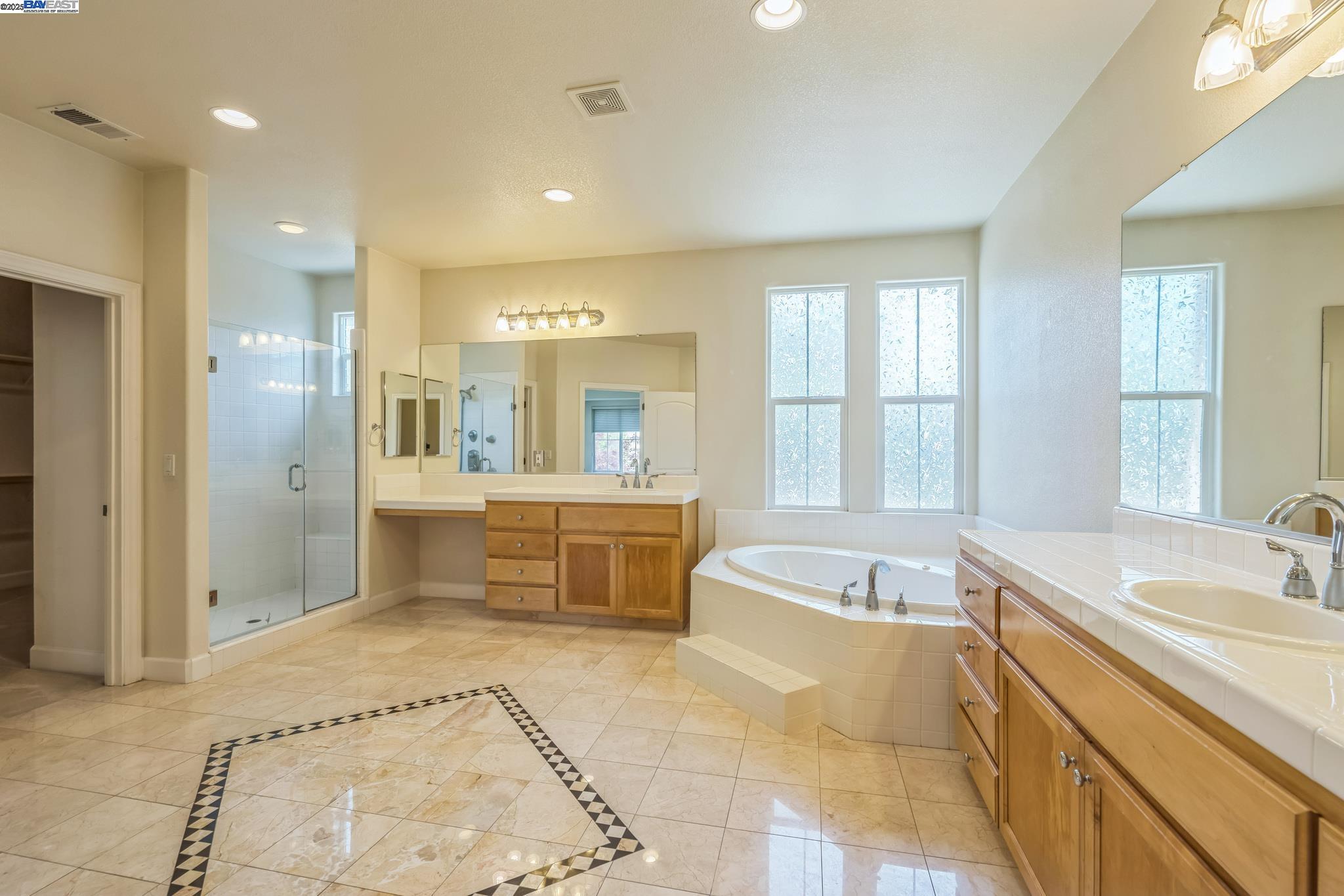 Detail Gallery Image 19 of 24 For 5591 Newfields Ln, Dublin,  CA 94568-8779 - 5 Beds | 4 Baths