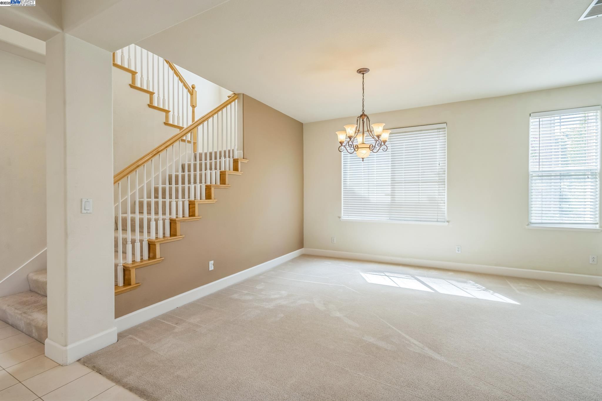 Detail Gallery Image 4 of 24 For 5591 Newfields Ln, Dublin,  CA 94568-8779 - 5 Beds | 4 Baths