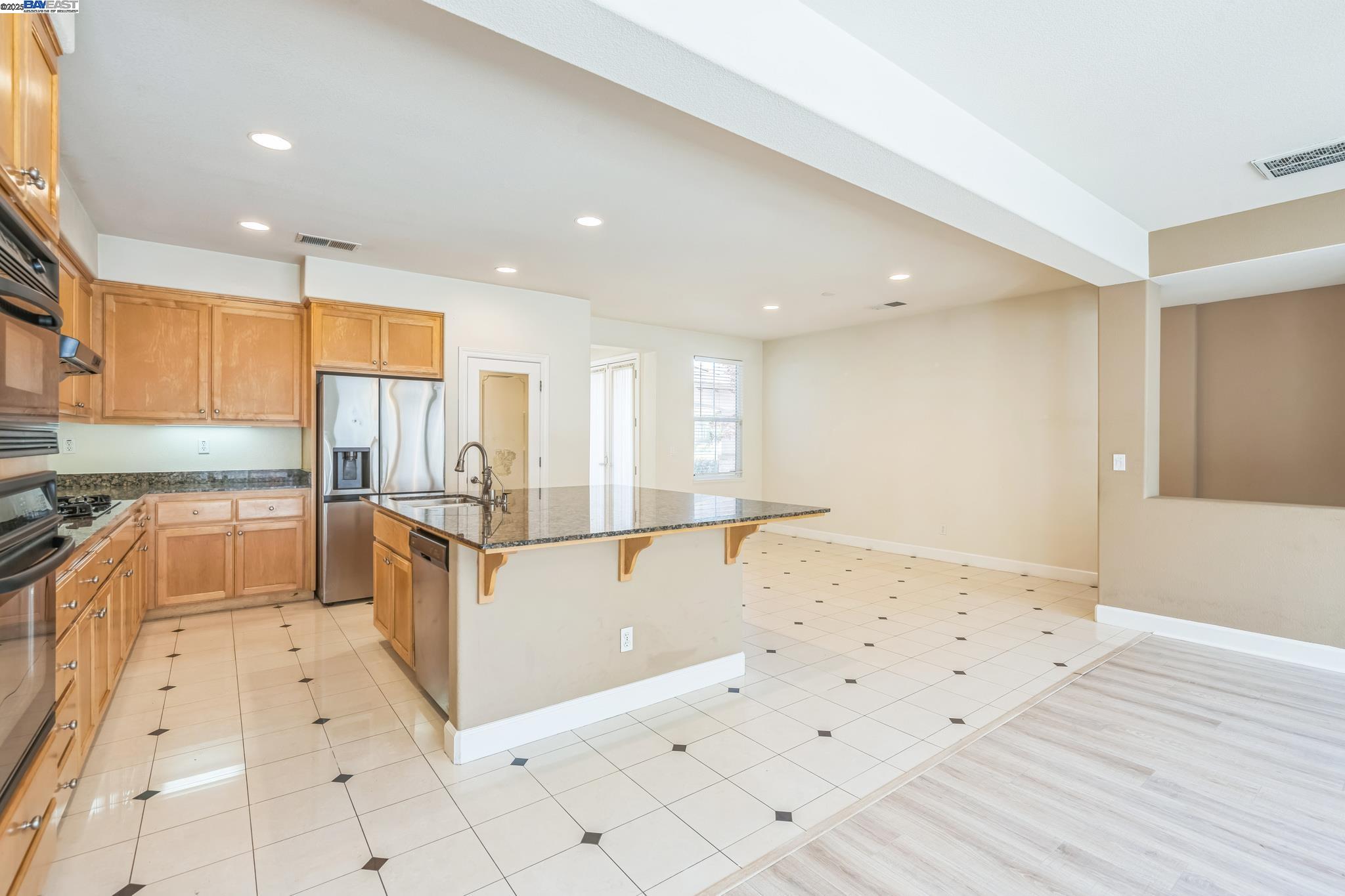 Detail Gallery Image 6 of 24 For 5591 Newfields Ln, Dublin,  CA 94568-8779 - 5 Beds | 4 Baths