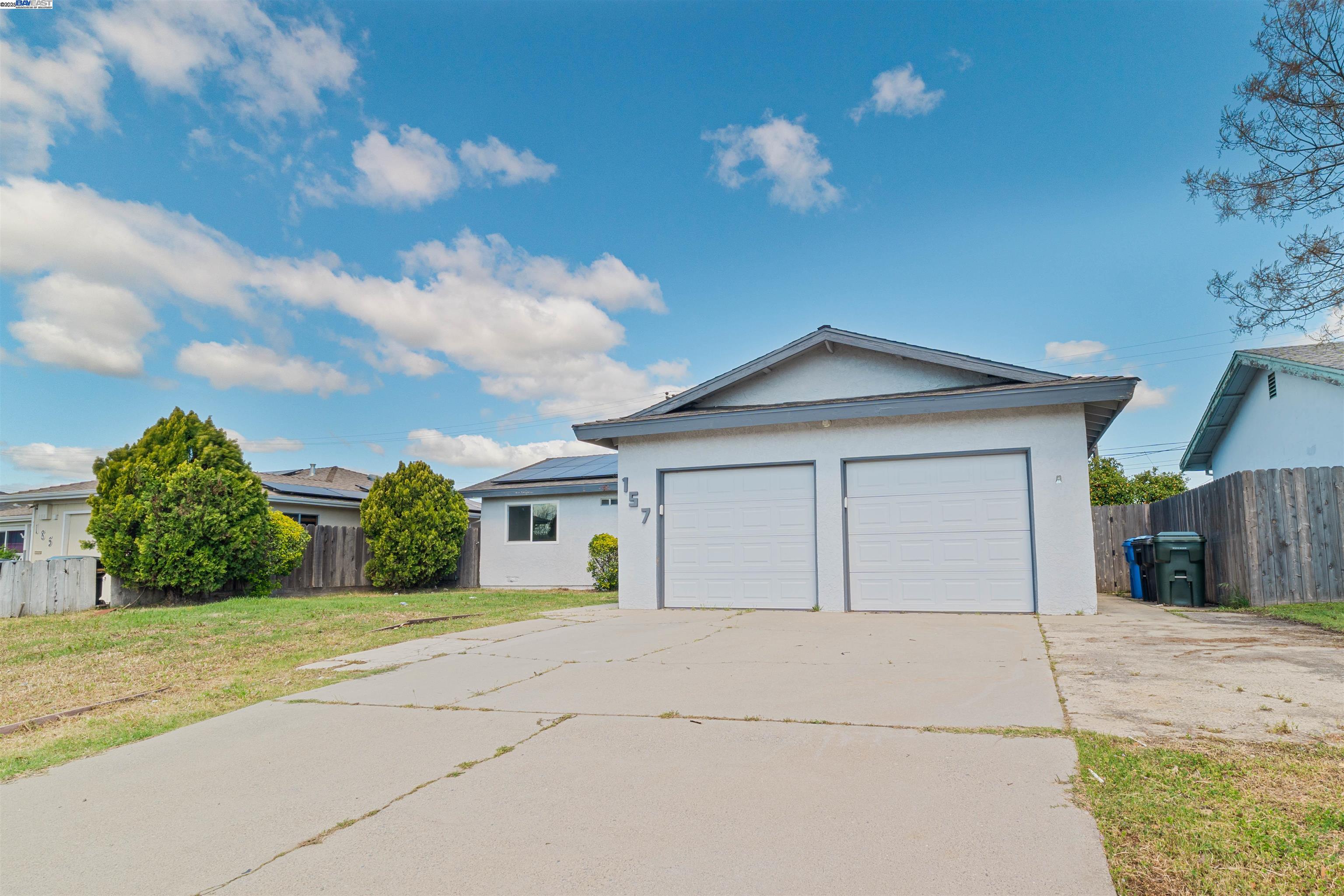 Detail Gallery Image 2 of 25 For 157 Argonaut St, Manteca,  CA 95336 - 3 Beds | 2 Baths