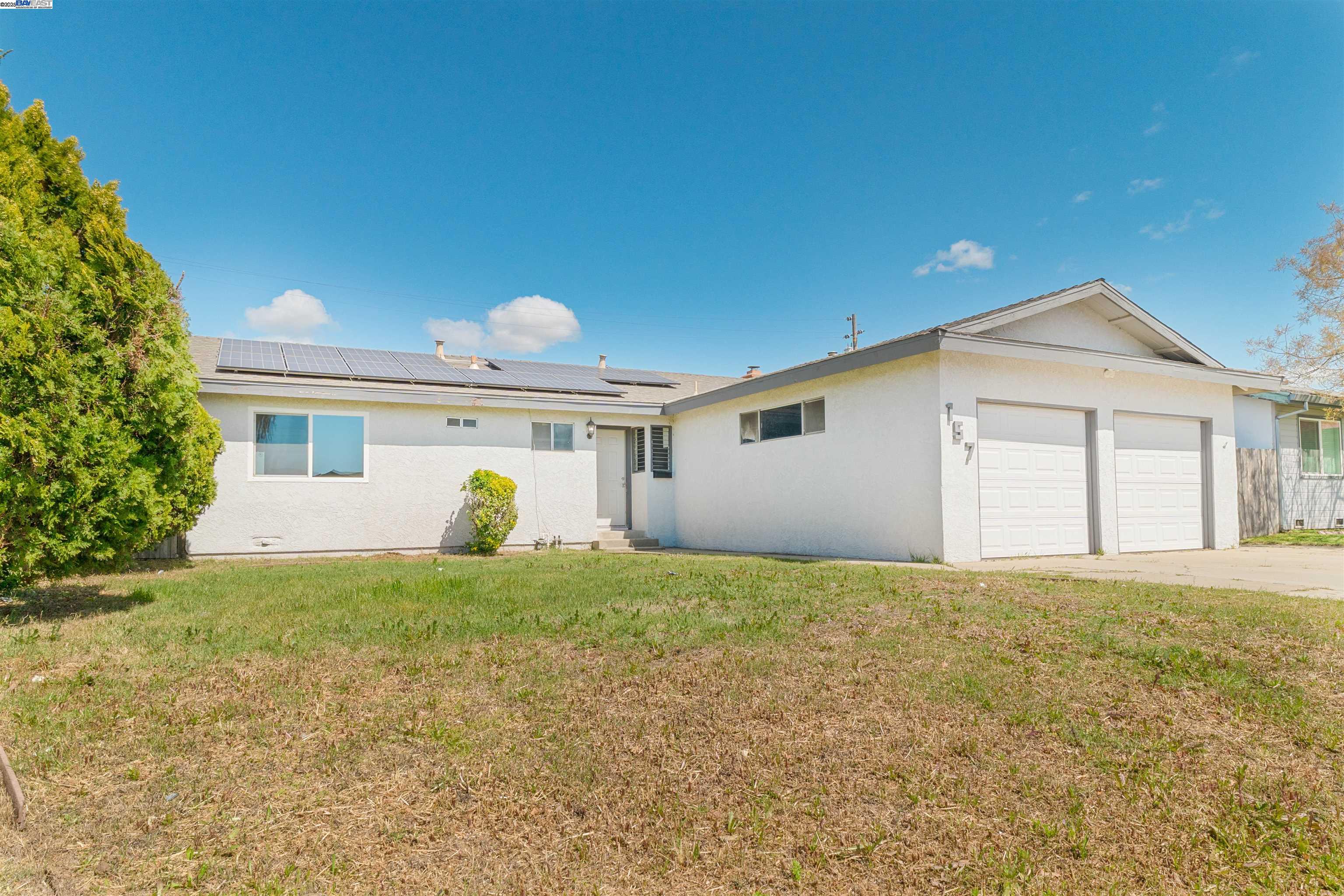Detail Gallery Image 3 of 25 For 157 Argonaut St, Manteca,  CA 95336 - 3 Beds | 2 Baths