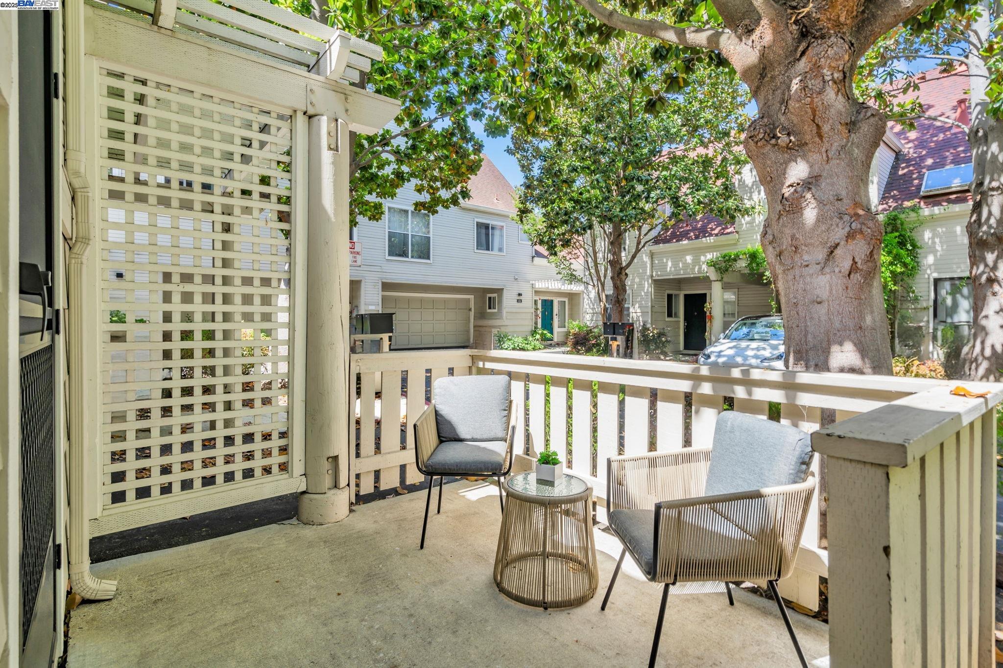 Detail Gallery Image 19 of 26 For 419 Saint Emilion Ct, Mountain View,  CA 94043 - 3 Beds | 2/1 Baths
