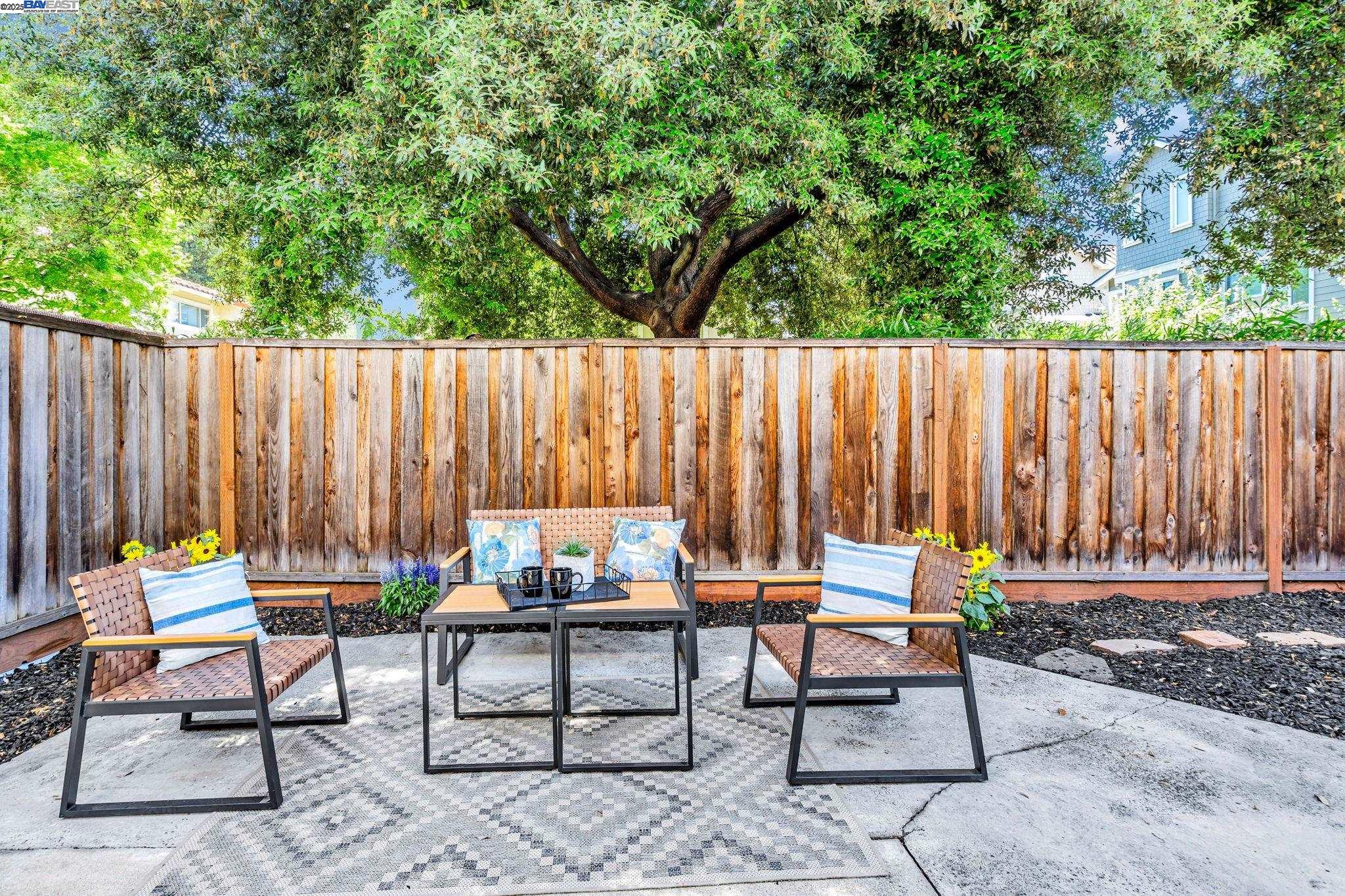 Detail Gallery Image 22 of 26 For 419 Saint Emilion Ct, Mountain View,  CA 94043 - 3 Beds | 2/1 Baths