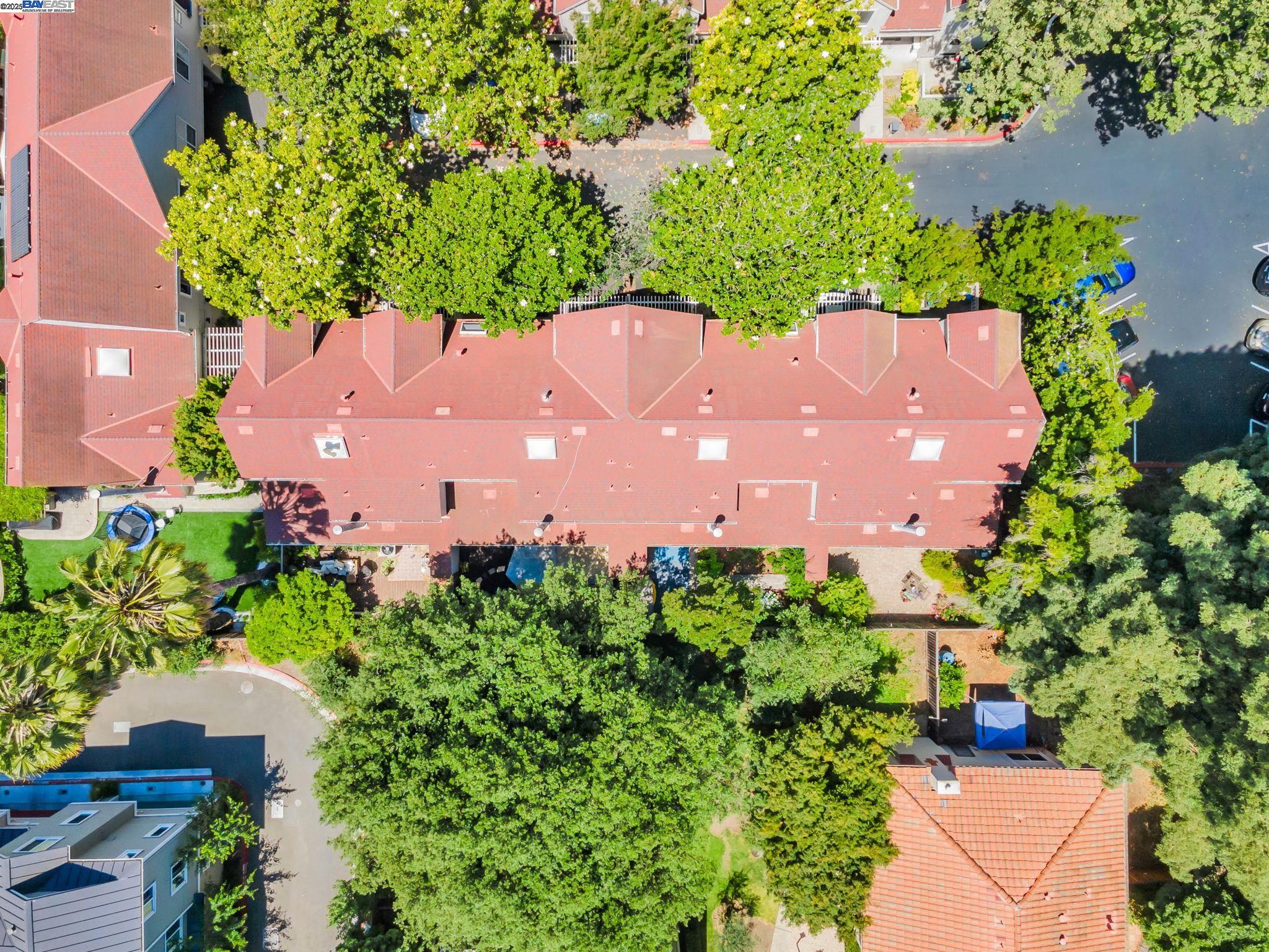 Detail Gallery Image 24 of 26 For 419 Saint Emilion Ct, Mountain View,  CA 94043 - 3 Beds | 2/1 Baths