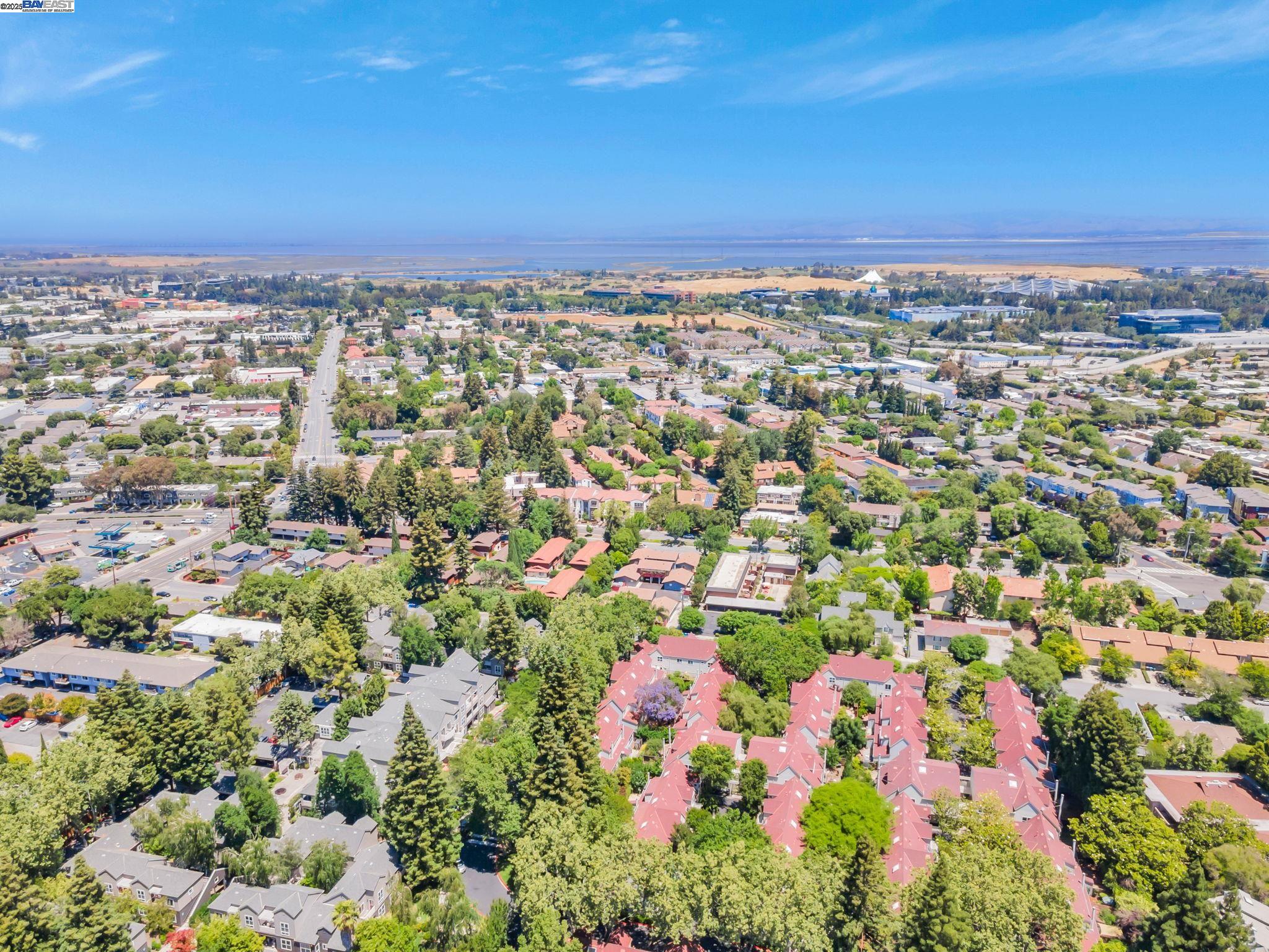 Detail Gallery Image 25 of 26 For 419 Saint Emilion Ct, Mountain View,  CA 94043 - 3 Beds | 2/1 Baths