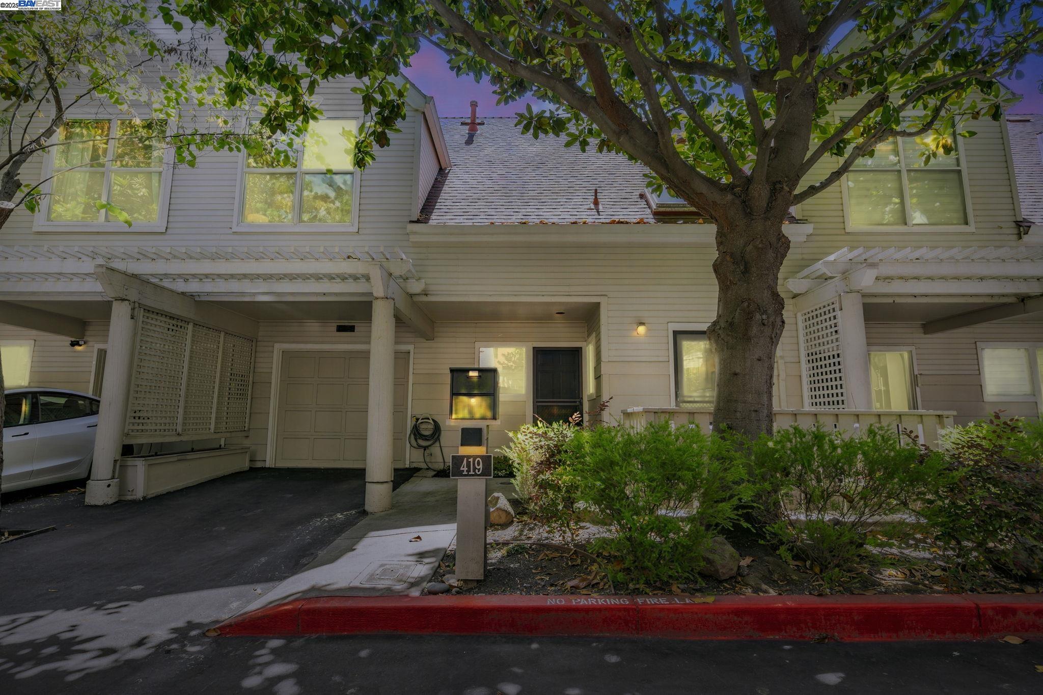 Detail Gallery Image 4 of 26 For 419 Saint Emilion Ct, Mountain View,  CA 94043 - 3 Beds | 2/1 Baths