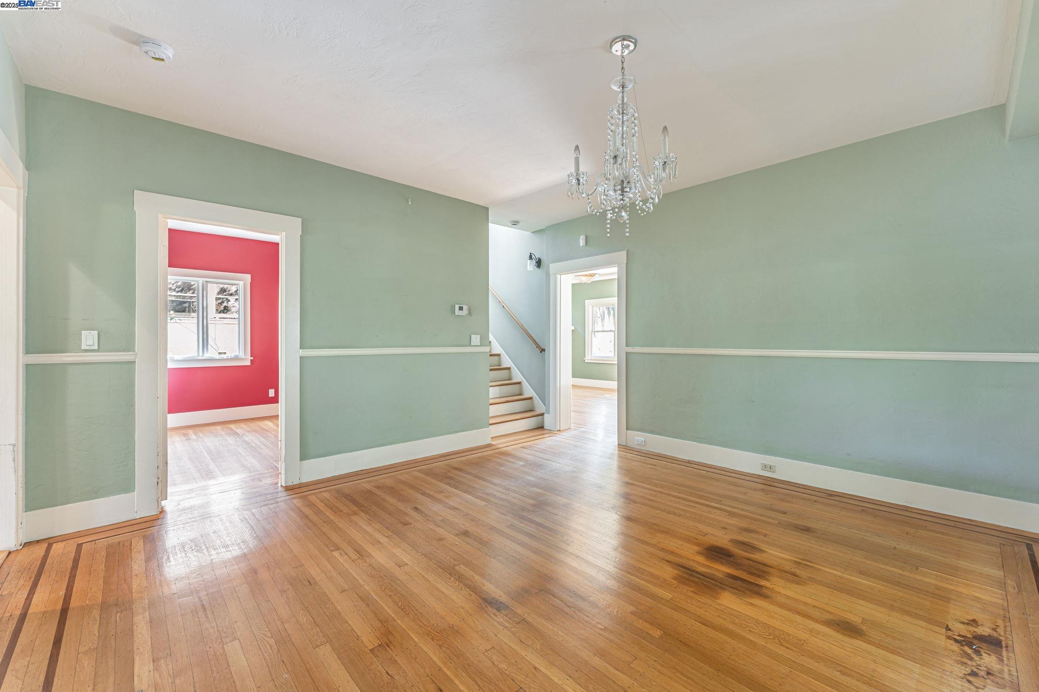 Detail Gallery Image 23 of 54 For 414 Mcauley St, Oakland,  CA 94609 - 4 Beds | 2 Baths