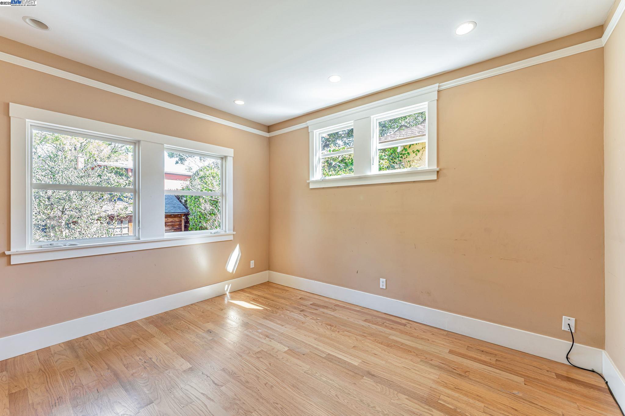 Detail Gallery Image 26 of 54 For 414 Mcauley St, Oakland,  CA 94609 - 4 Beds | 2 Baths