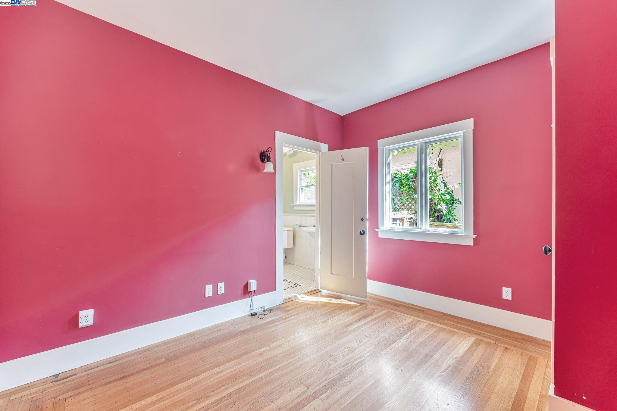 Detail Gallery Image 27 of 54 For 414 Mcauley St, Oakland,  CA 94609 - 4 Beds | 2 Baths