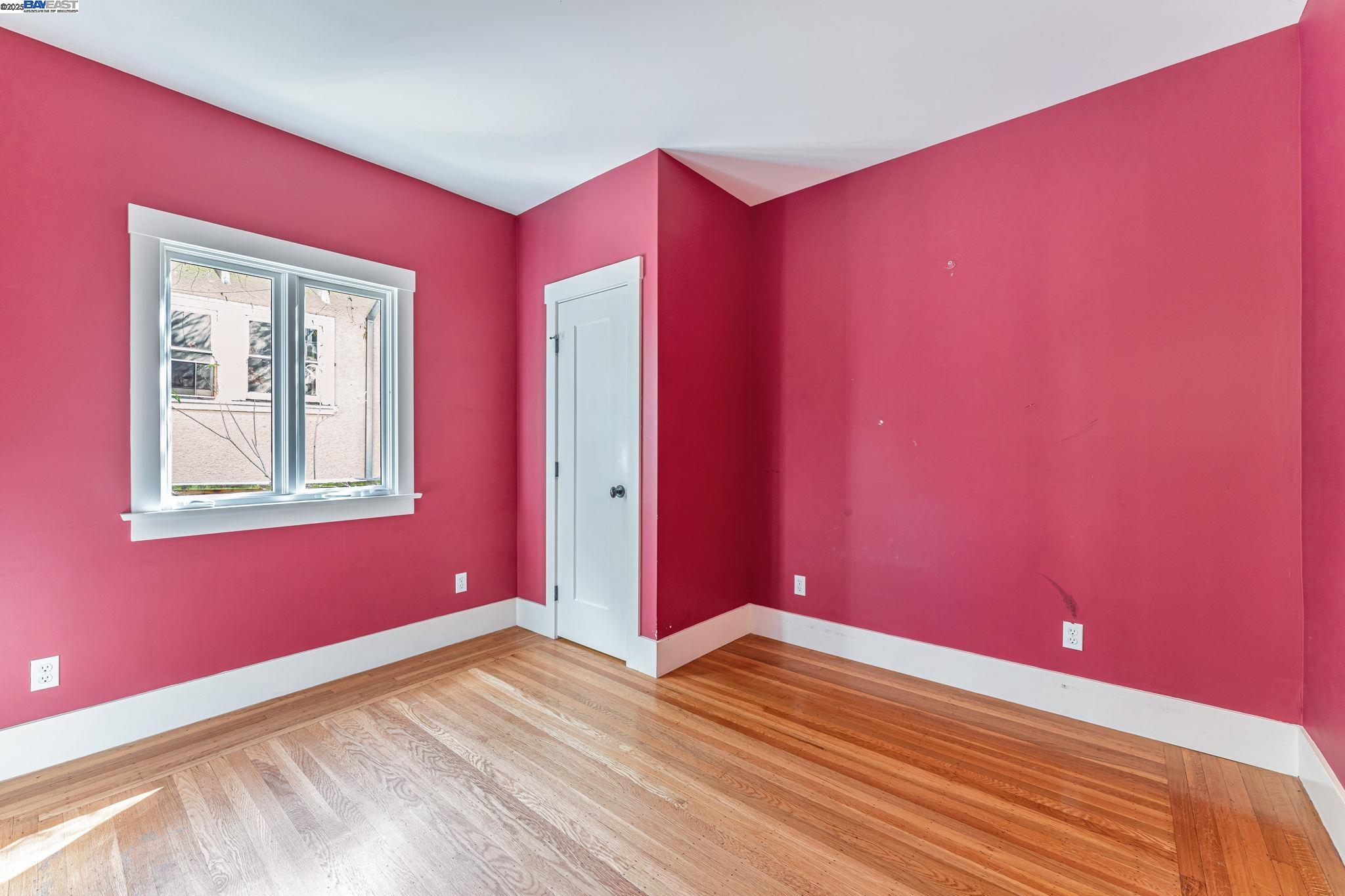 Detail Gallery Image 28 of 54 For 414 Mcauley St, Oakland,  CA 94609 - 4 Beds | 2 Baths