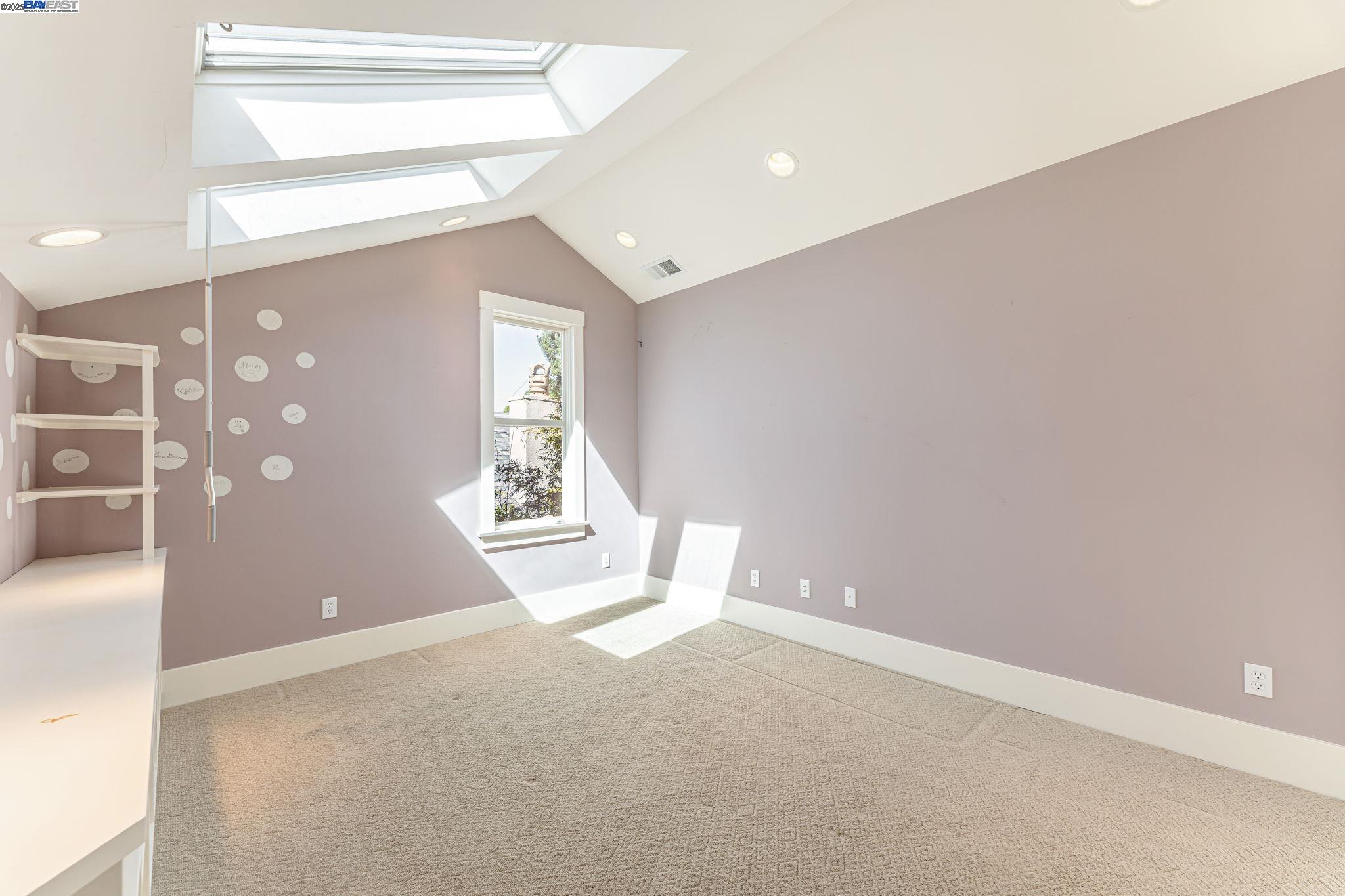 Detail Gallery Image 32 of 54 For 414 Mcauley St, Oakland,  CA 94609 - 4 Beds | 2 Baths